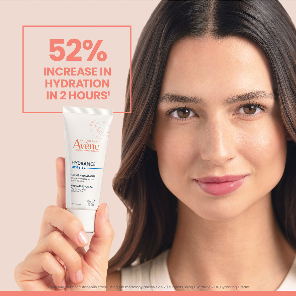 Lifestyle image of Avène Hydrance Rich Hydrating Cream