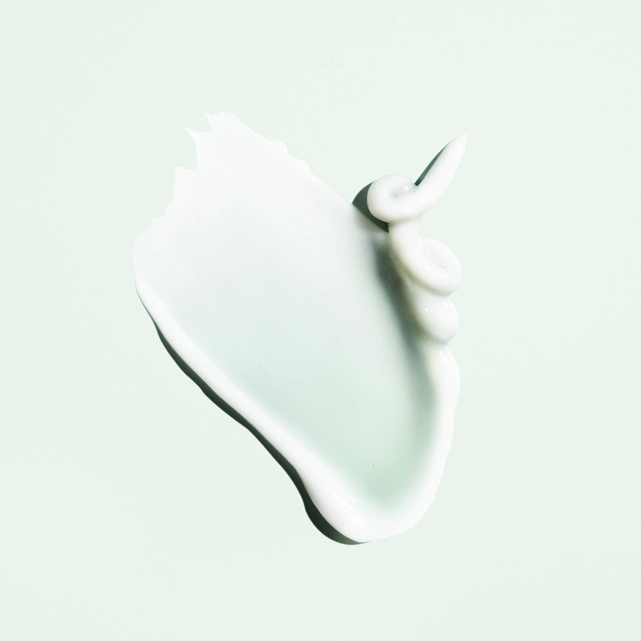 Lifestyle image of Oribe Curl Control Silkening Crème