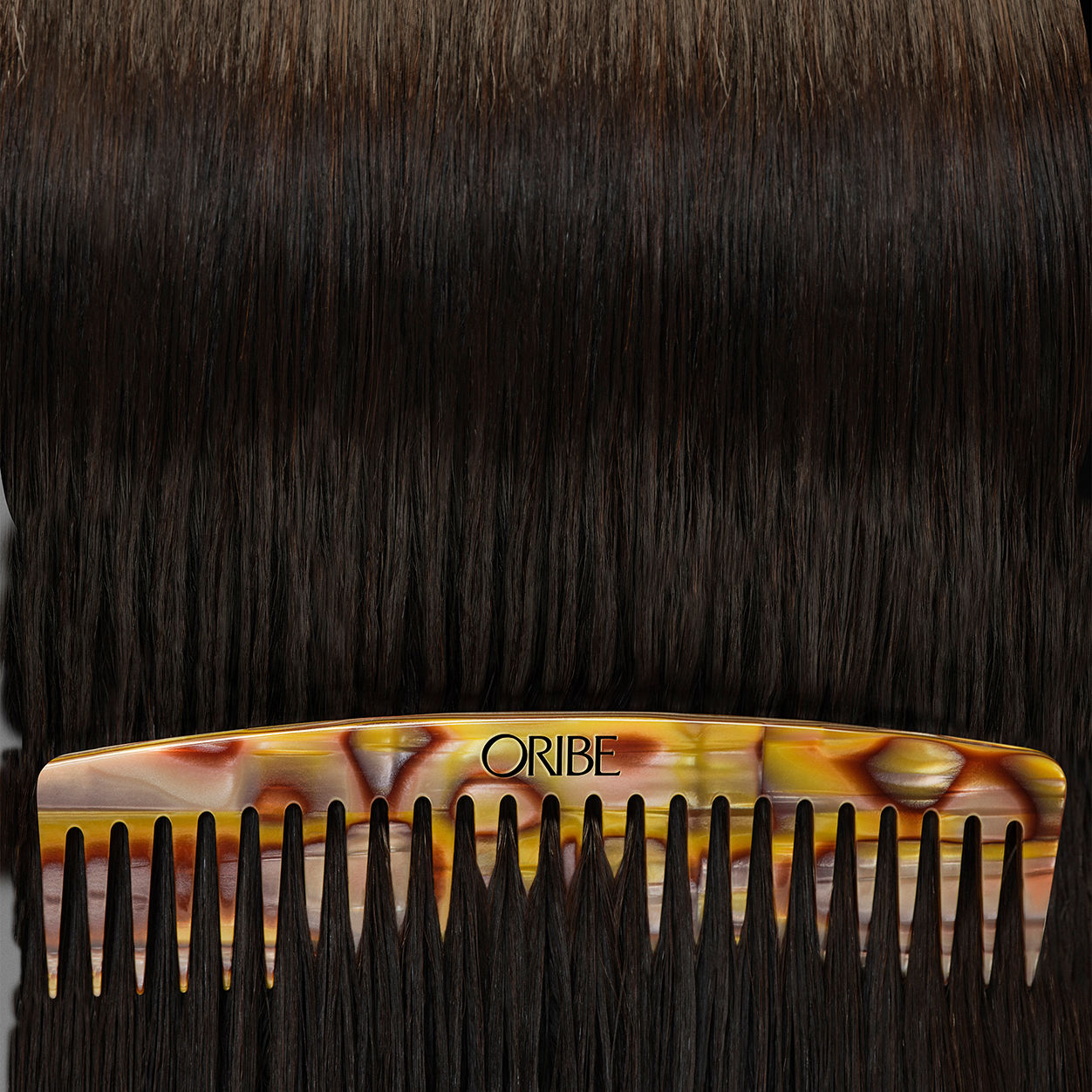 Model image of Oribe Wide Tooth Comb