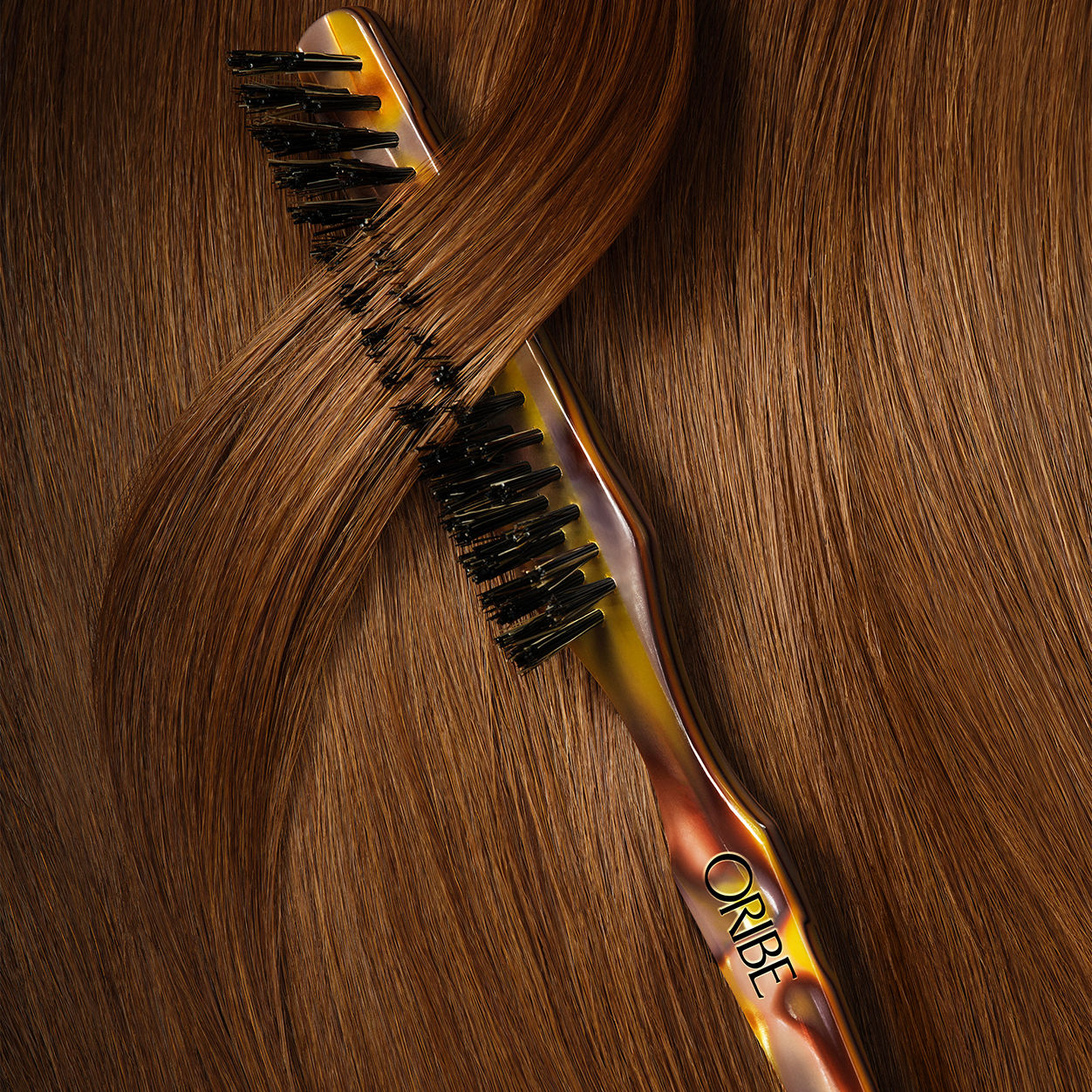 Model image of Oribe Teasing Brush