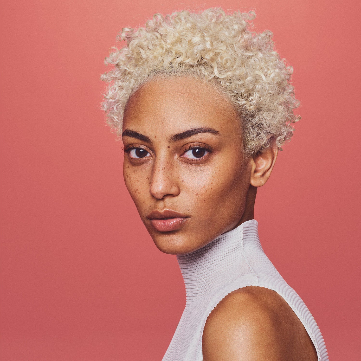 Model image of Oribe Bright Blonde Radiance & Repair Treatment