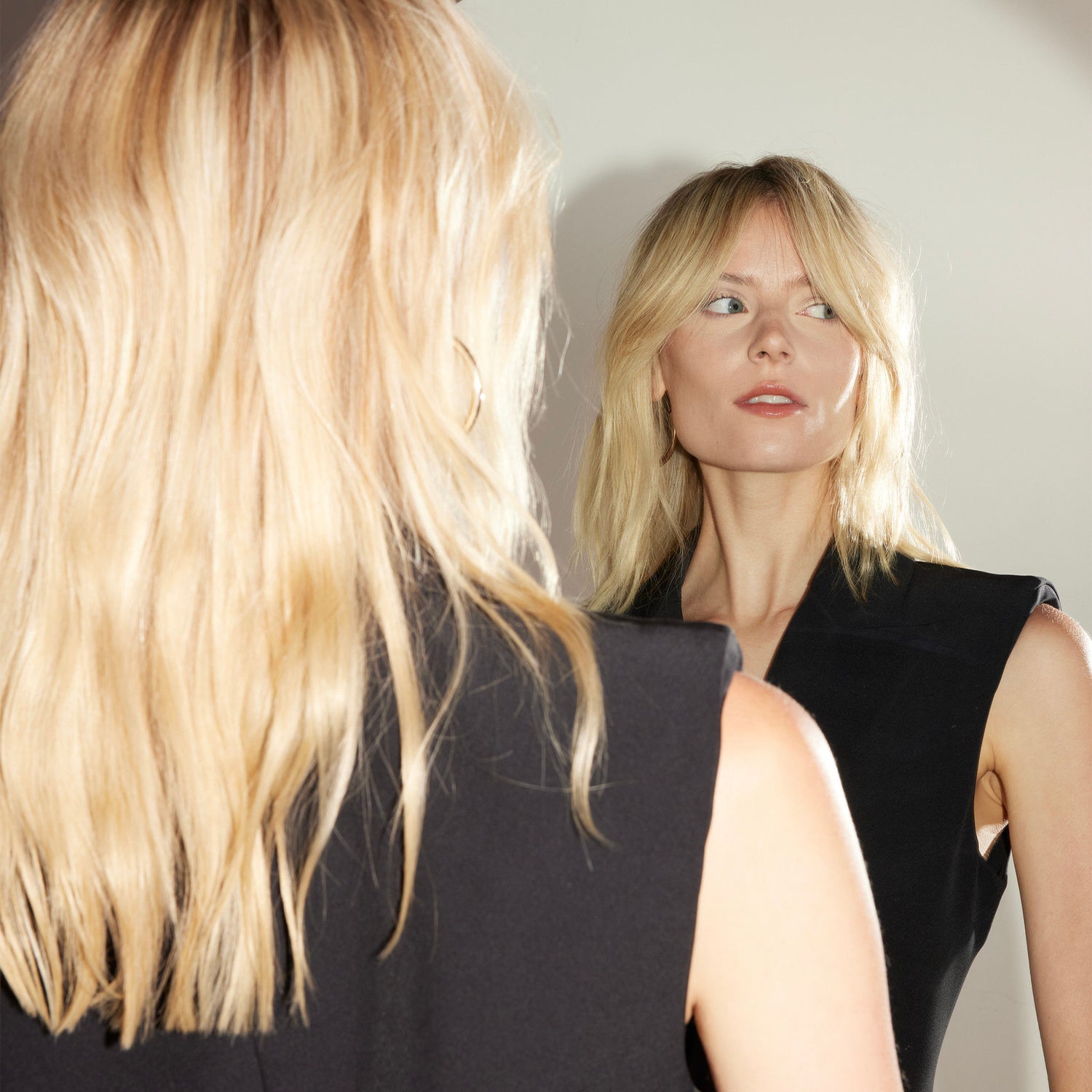 Model image of Oribe Bright Blonde Radiance & Repair Treatment