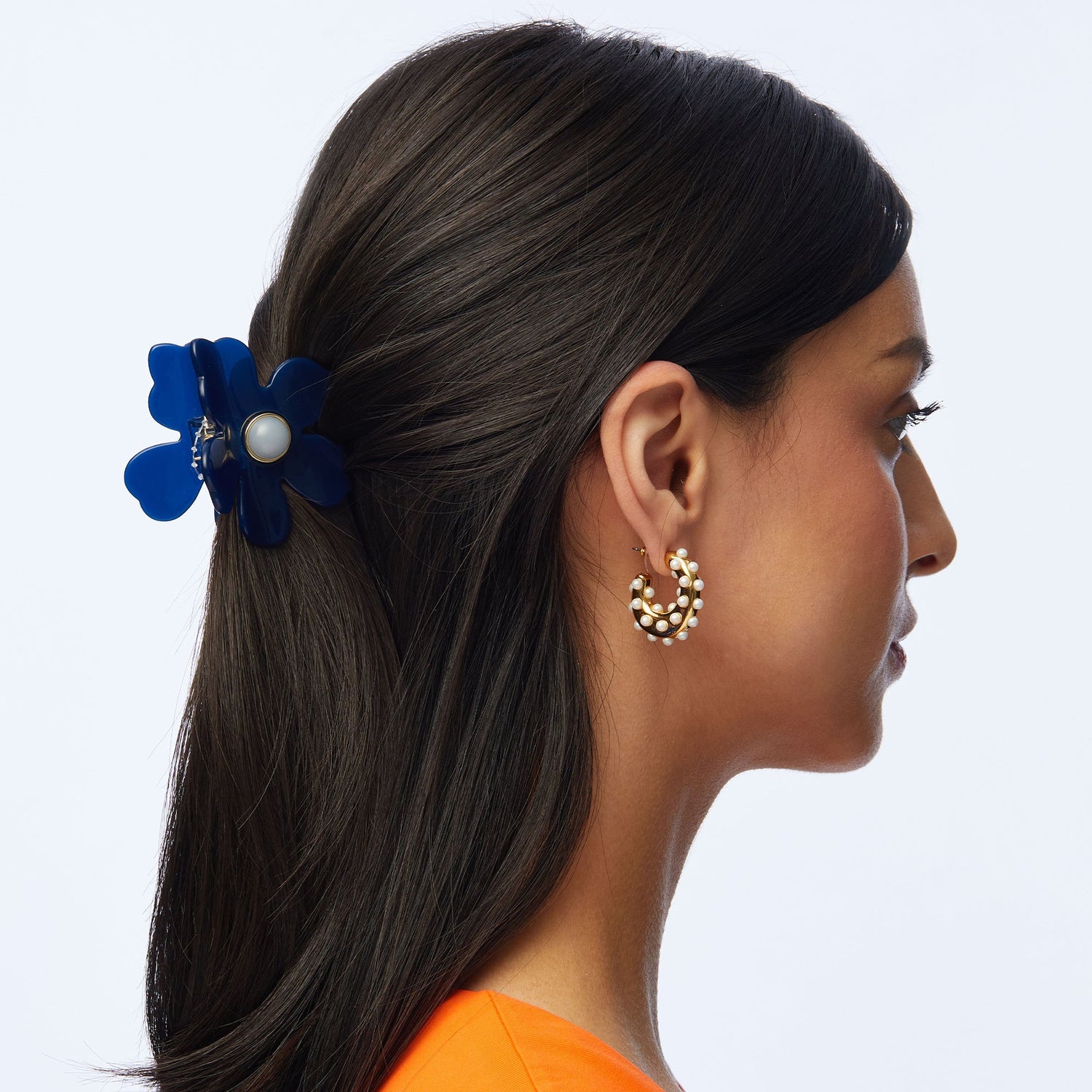 Model image of Lele Sadoughi Cobalt Lily Claw Clip
