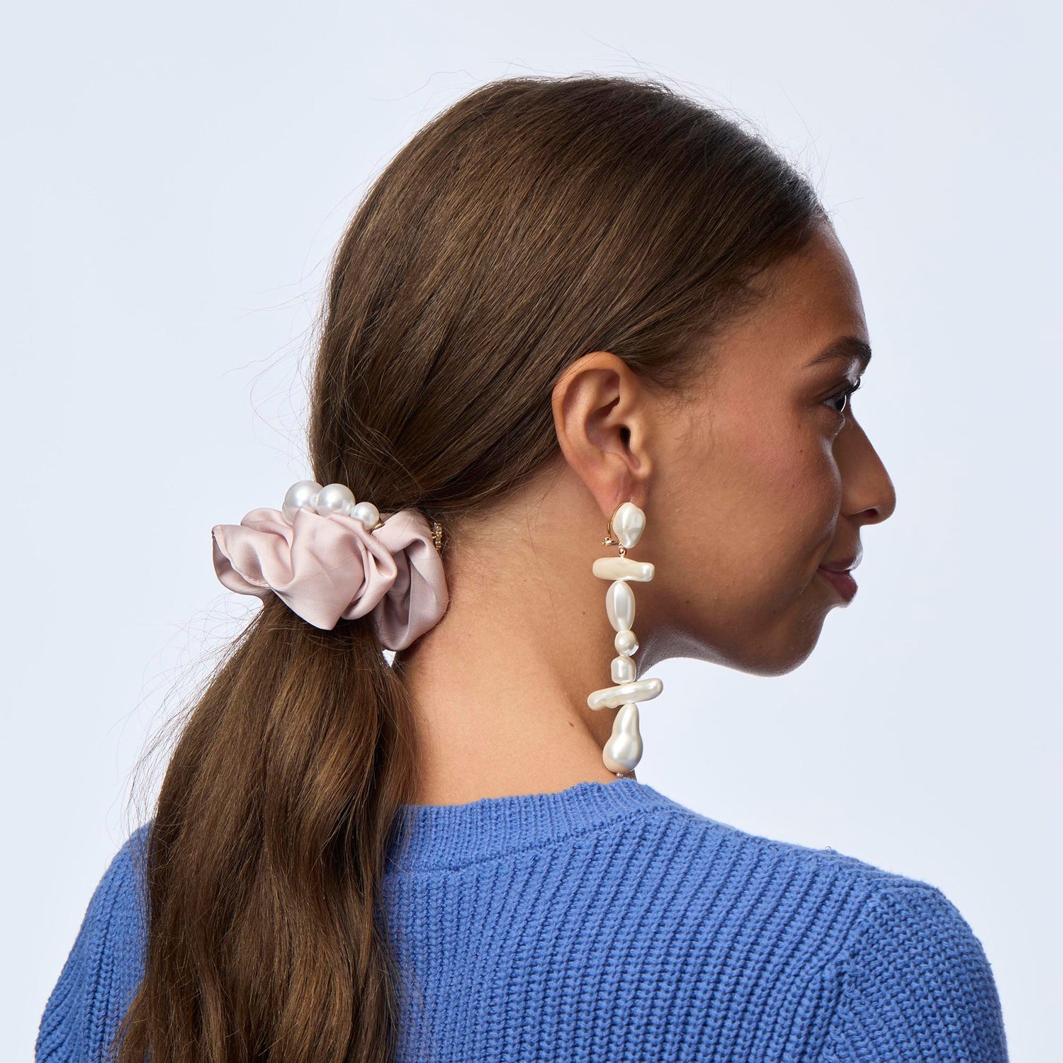 Model image of Lele Sadoughi Pearl Silk Scrunchie (Limited Edition)
