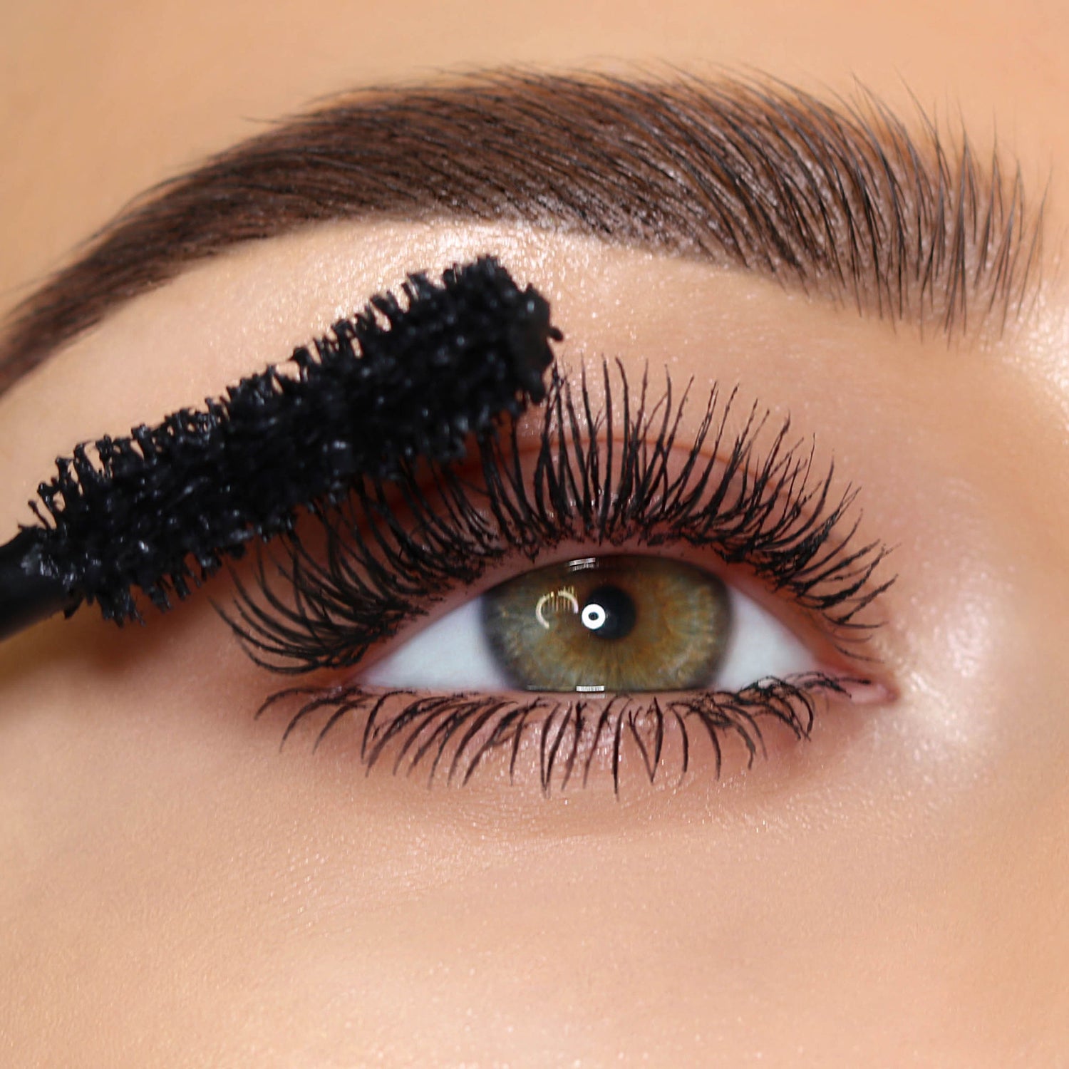 Model image of Pat McGrath Labs Dark Star Mascara