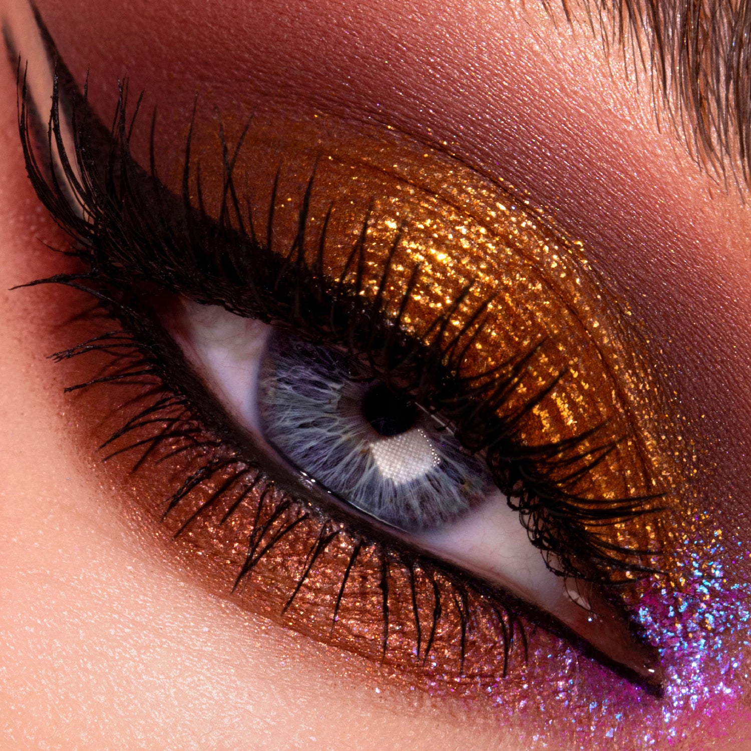 Model image of Pat McGrath Labs Mothership IX: Huetopian Dream