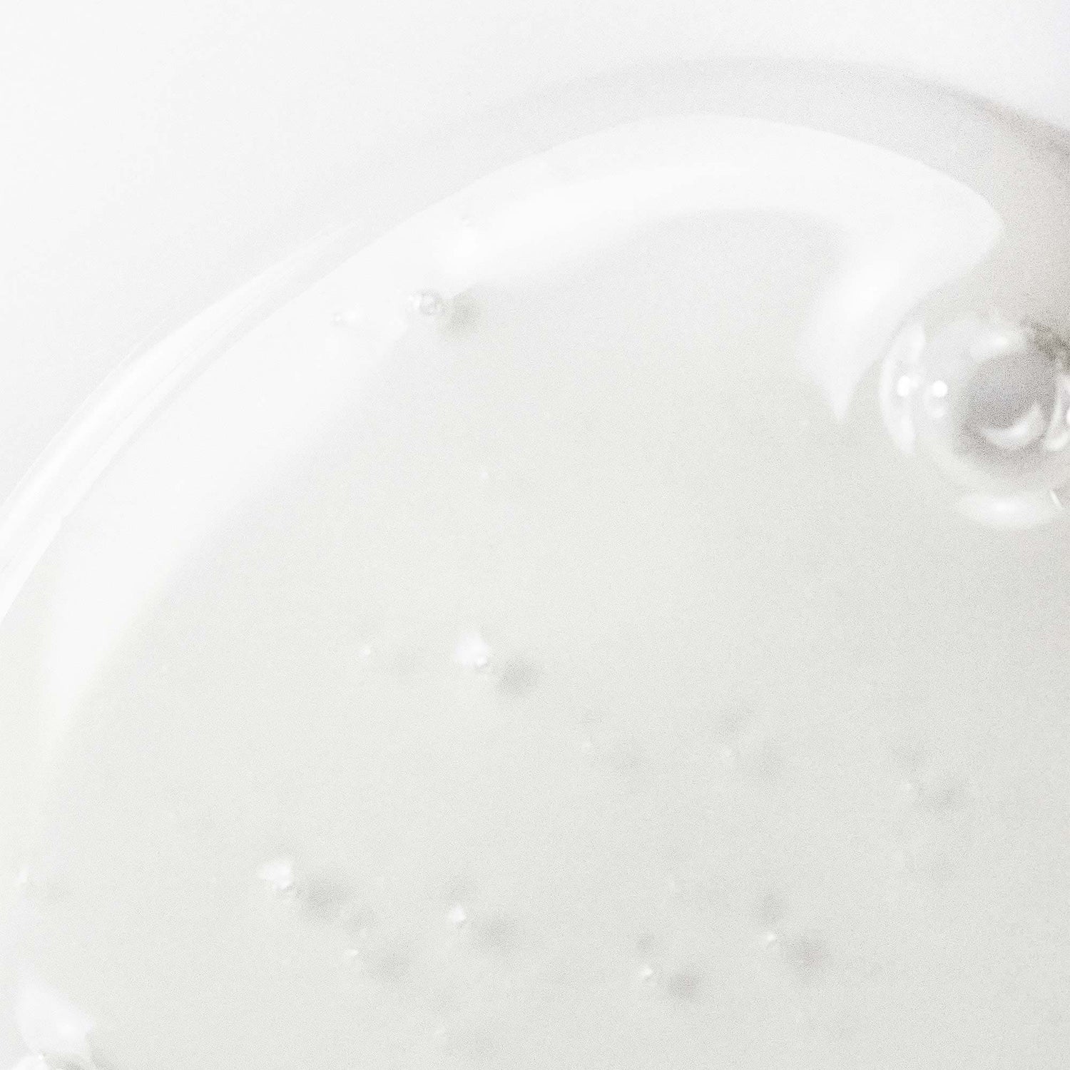 Swatch image of Miriam Quevedo Black Baccara Cellular Breathing Hair Multiplying Intensive Shampoo