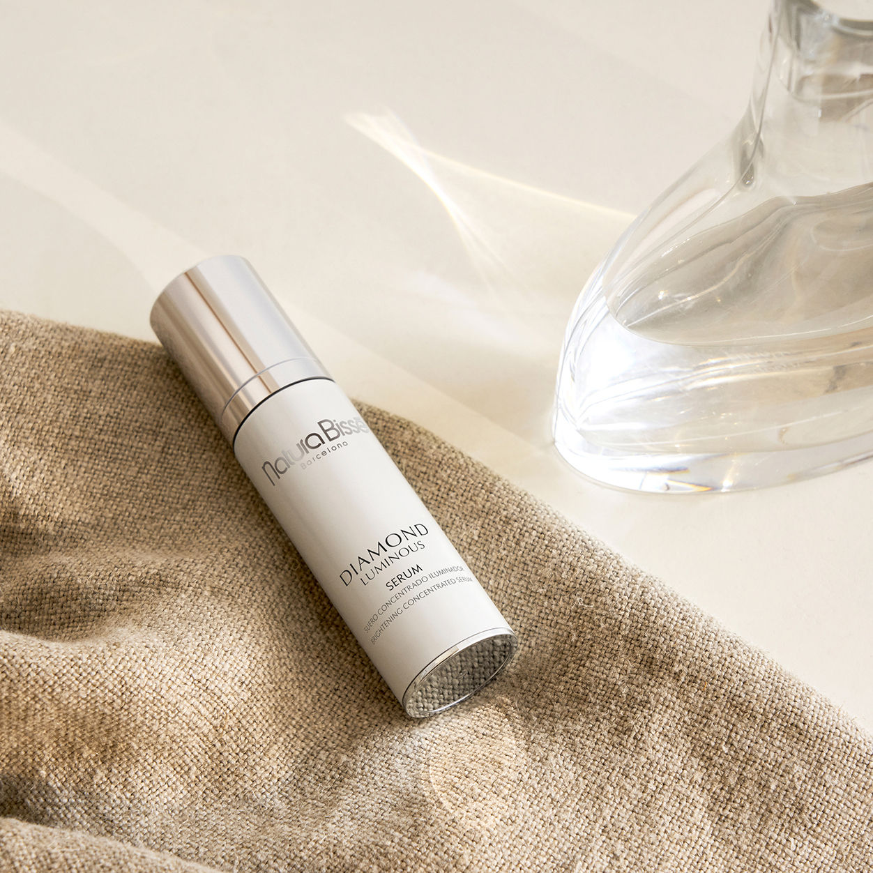 Lifestyle image of Natura Bissé Diamond Luminous Perfecting Serum