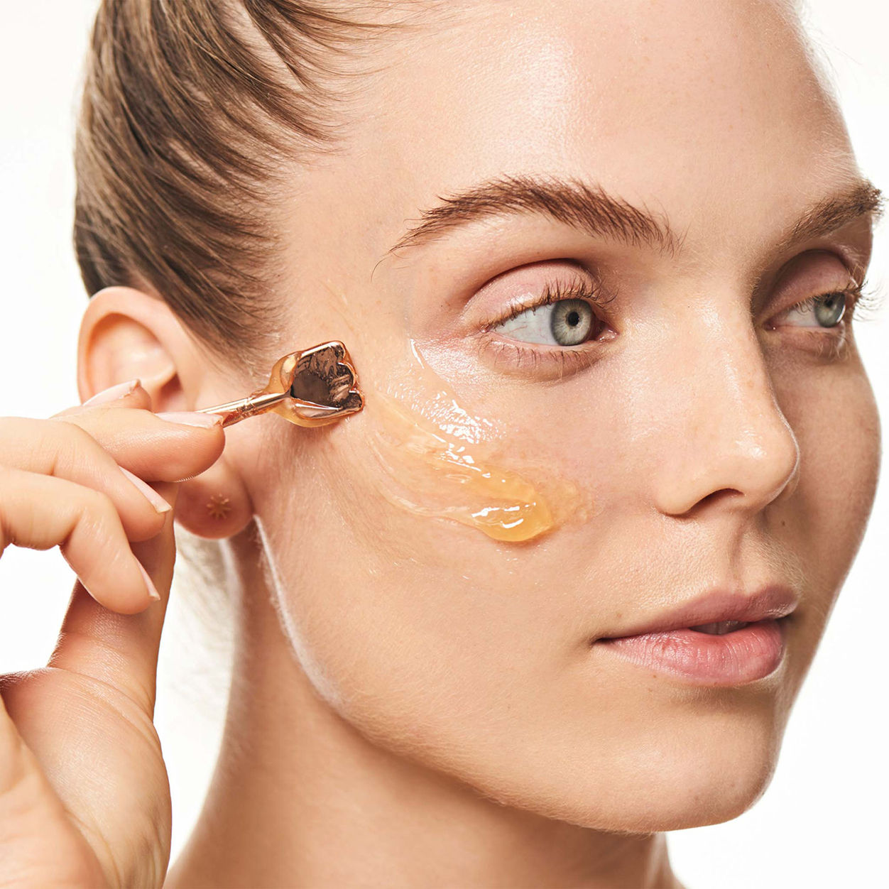 Model image of Bloomeffects Royal Tulip Nectar