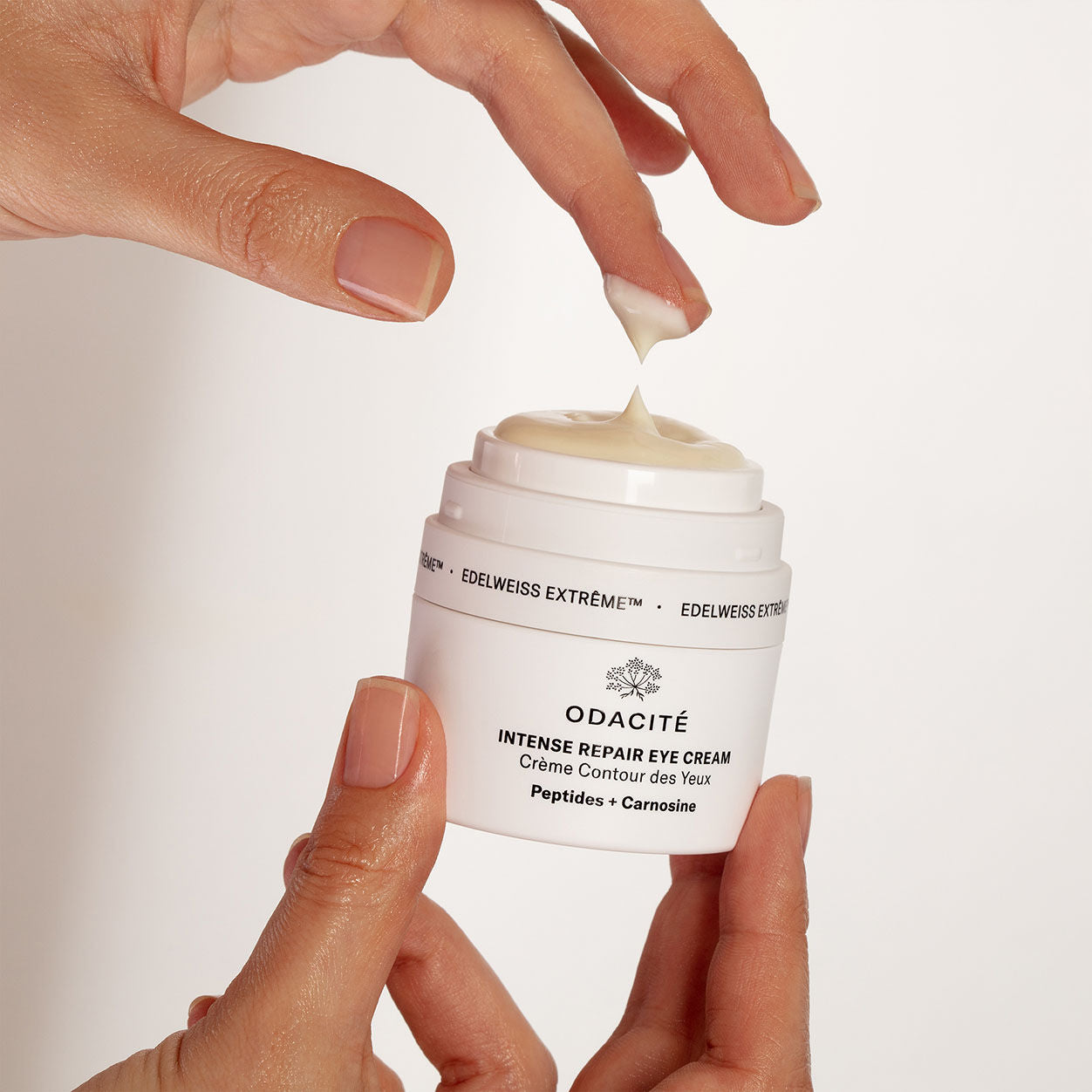 Lifestyle image of Odacité Edelweiss Extrême Intense Repair Eye Cream