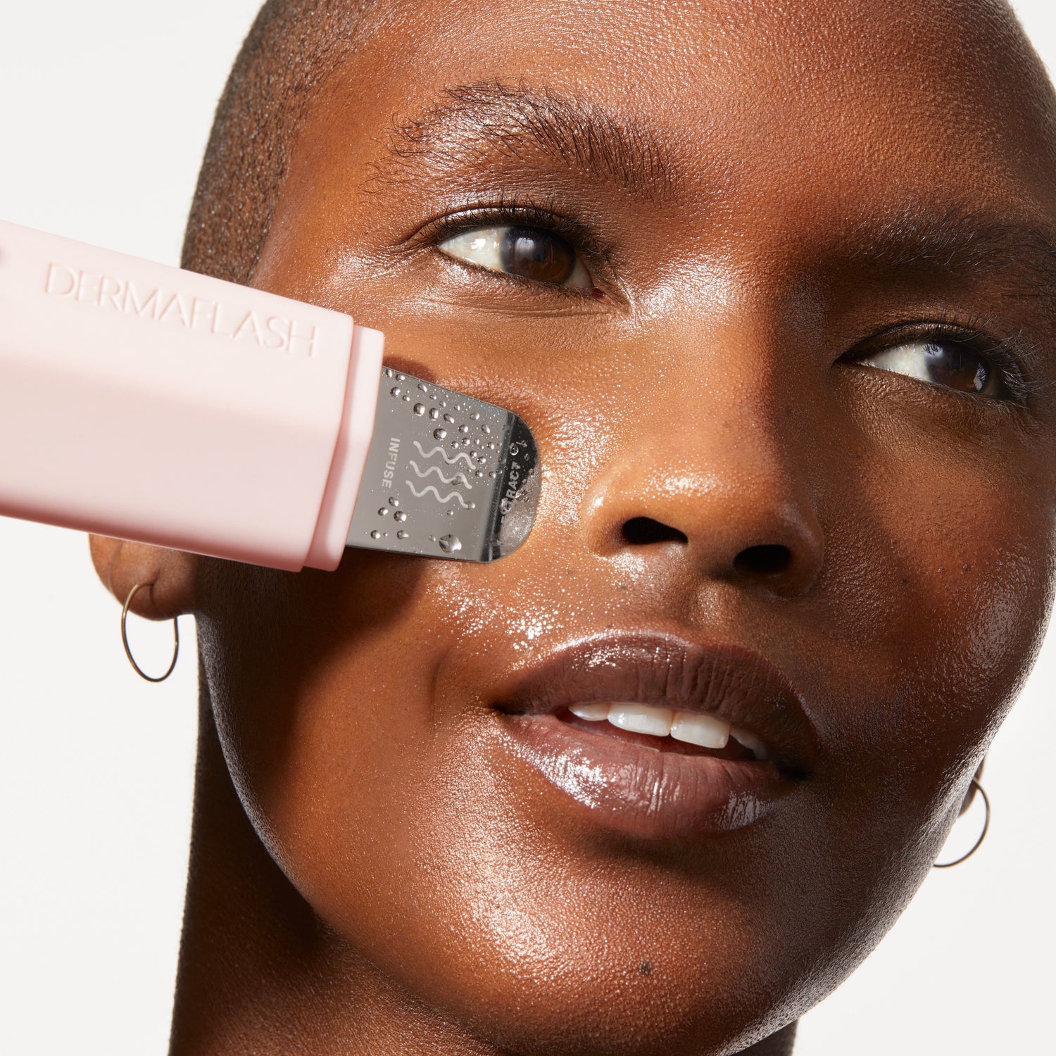 Model image of Dermaflash Dermapore+ Blush