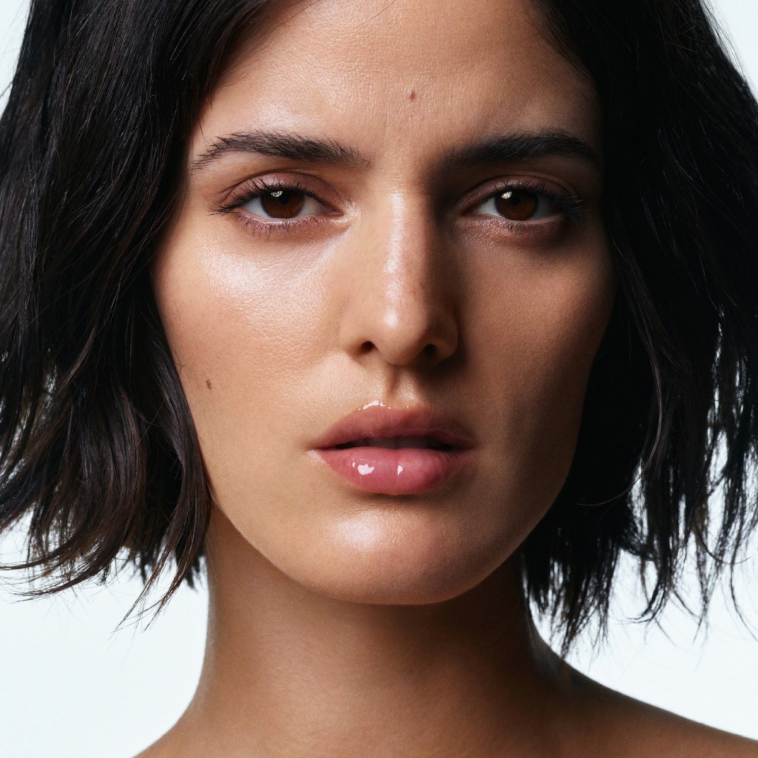 Model image of U Beauty The Plasma Lip Compound (Universal)