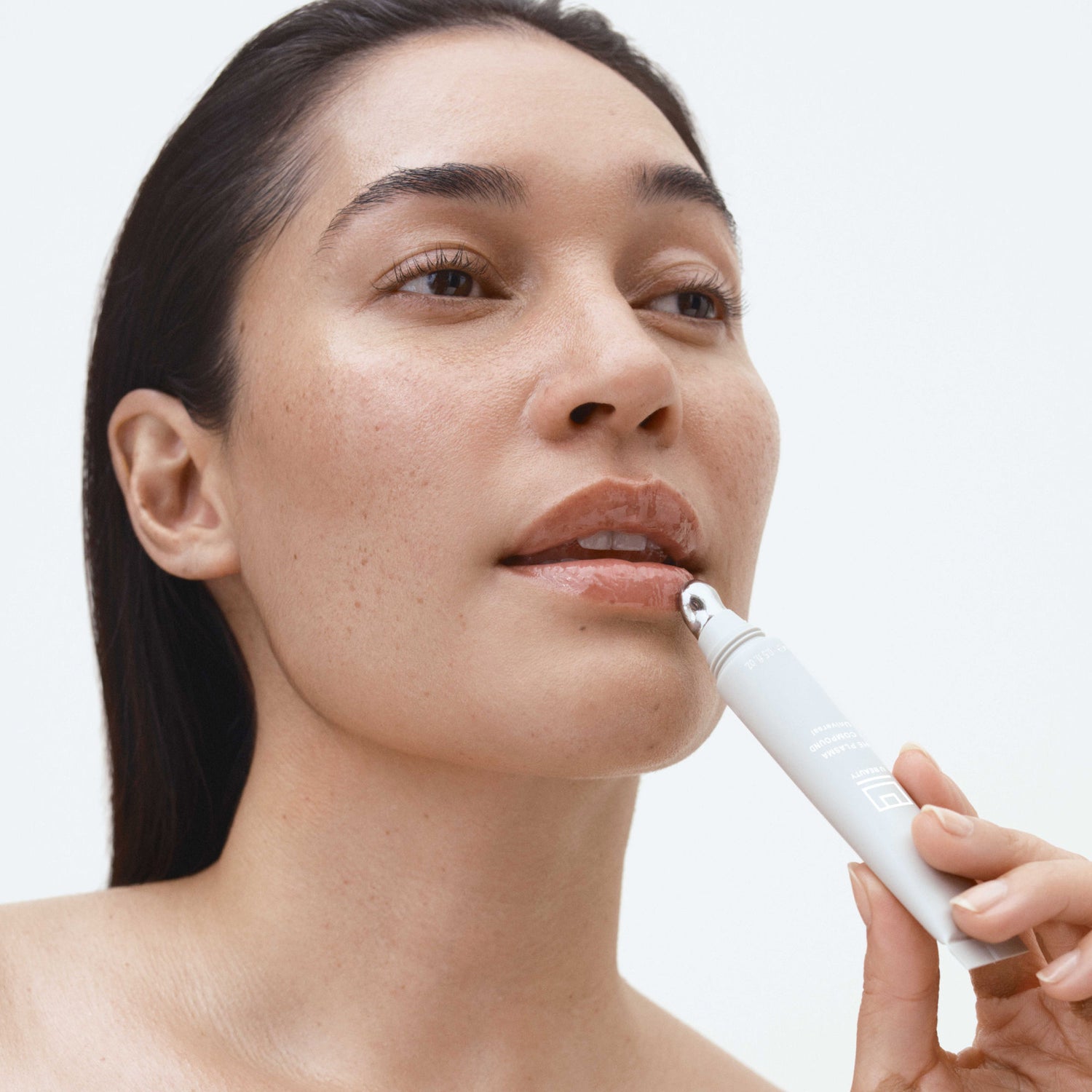 Model image of U Beauty The Plasma Lip Compound (Universal)