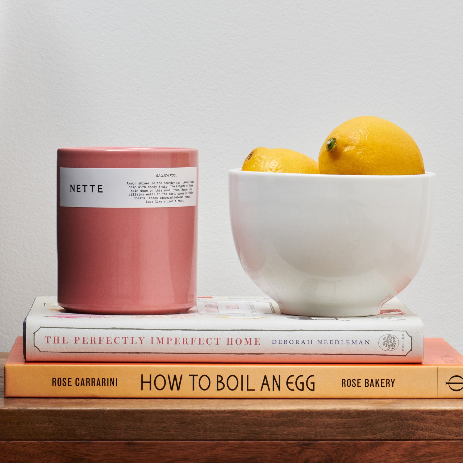 Lifestyle image of Nette Gallica Rose Candle