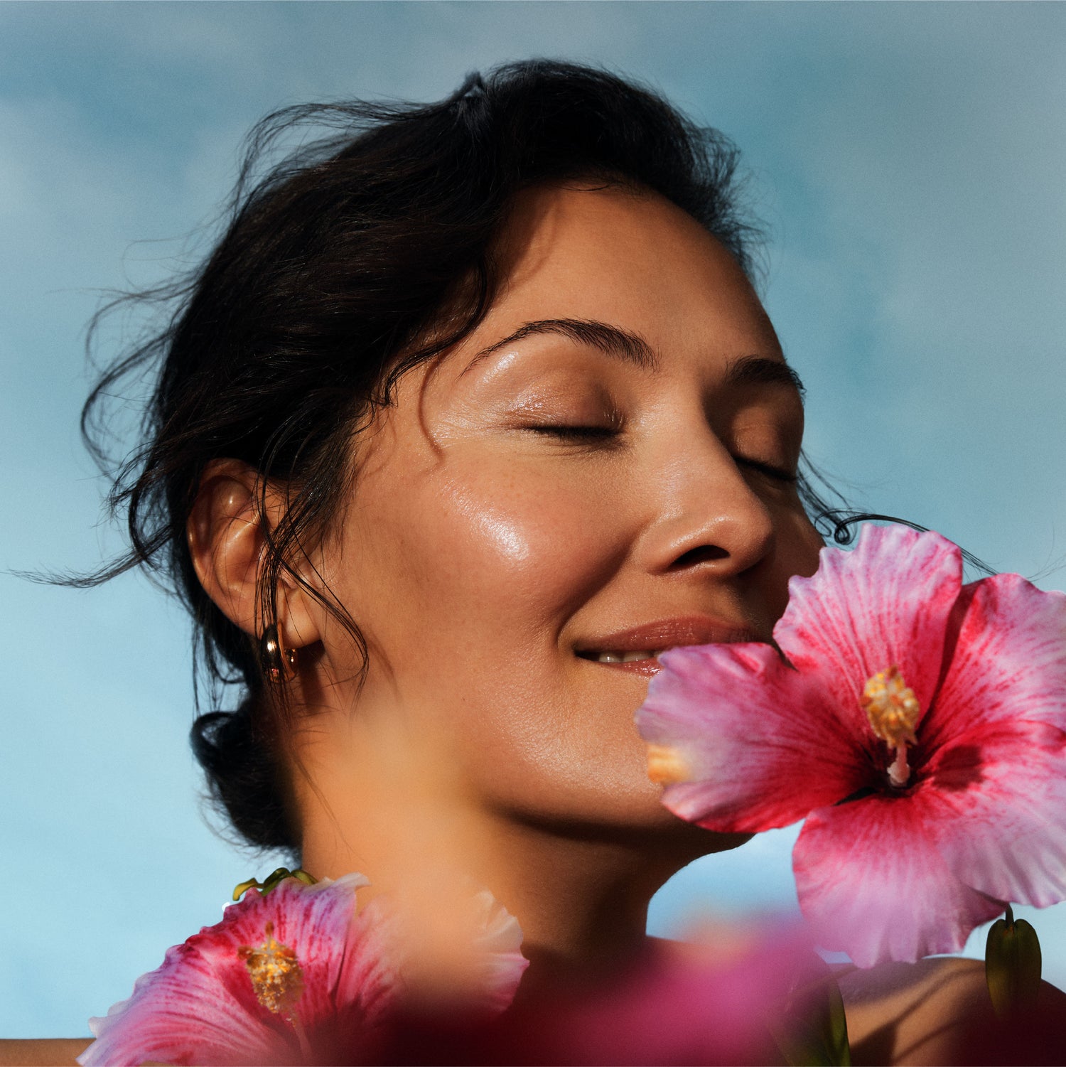 Model image of Irene Forte Hibiscus Serum With Myoxinol