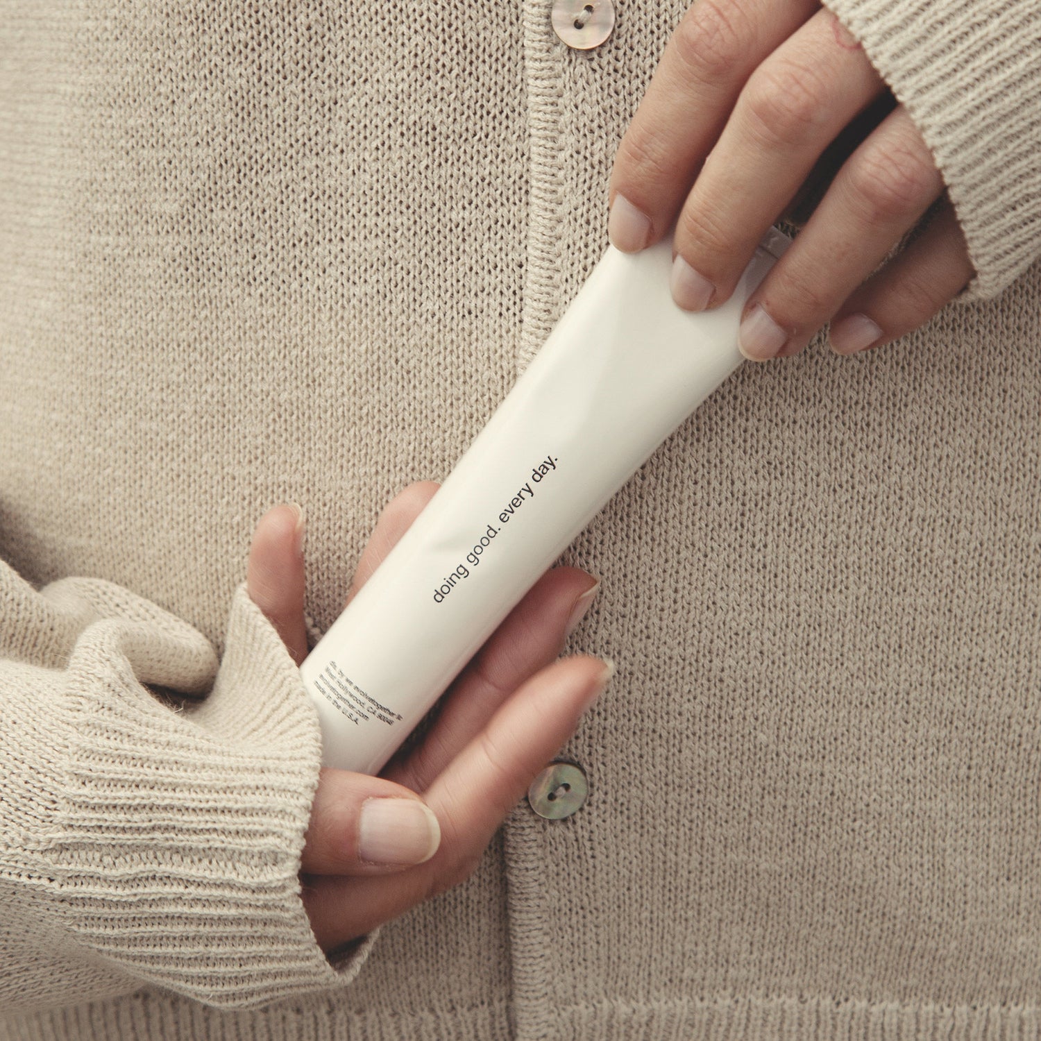 Image of a closed Evolvetogether Taormina Hydrating Hand Cream
