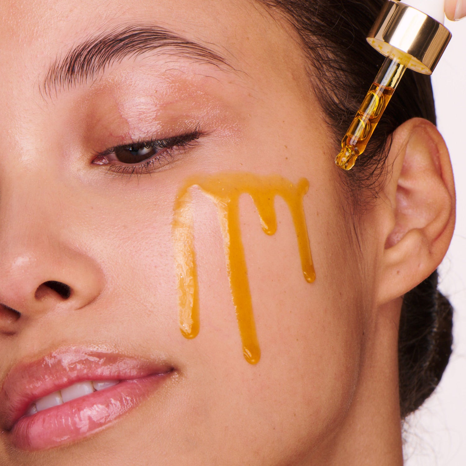 Model image of Ogee Natural Retinol Retinal 1% Elixir