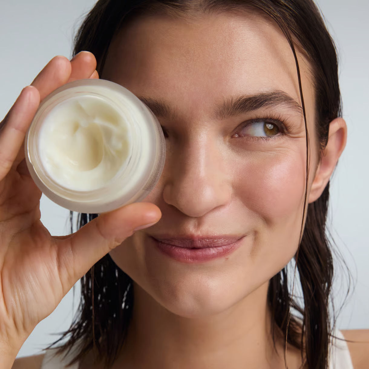 Model image of Goop 72-Hour Supercharged Hydrating Water-Cream