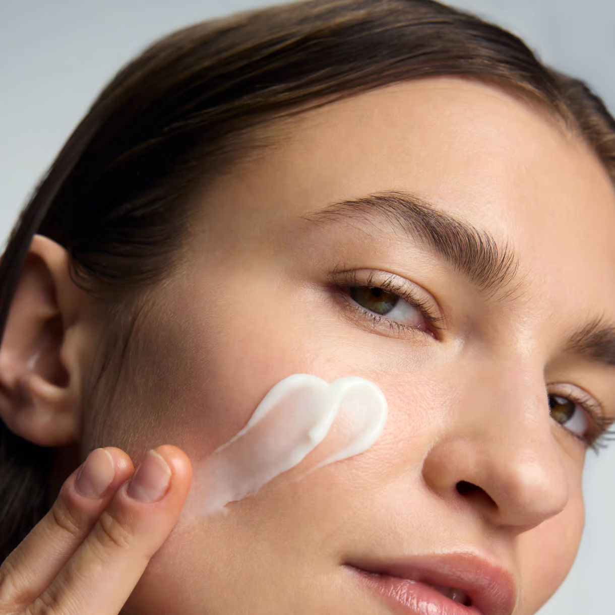 Model image of Goop 72-Hour Supercharged Hydrating Water-Cream