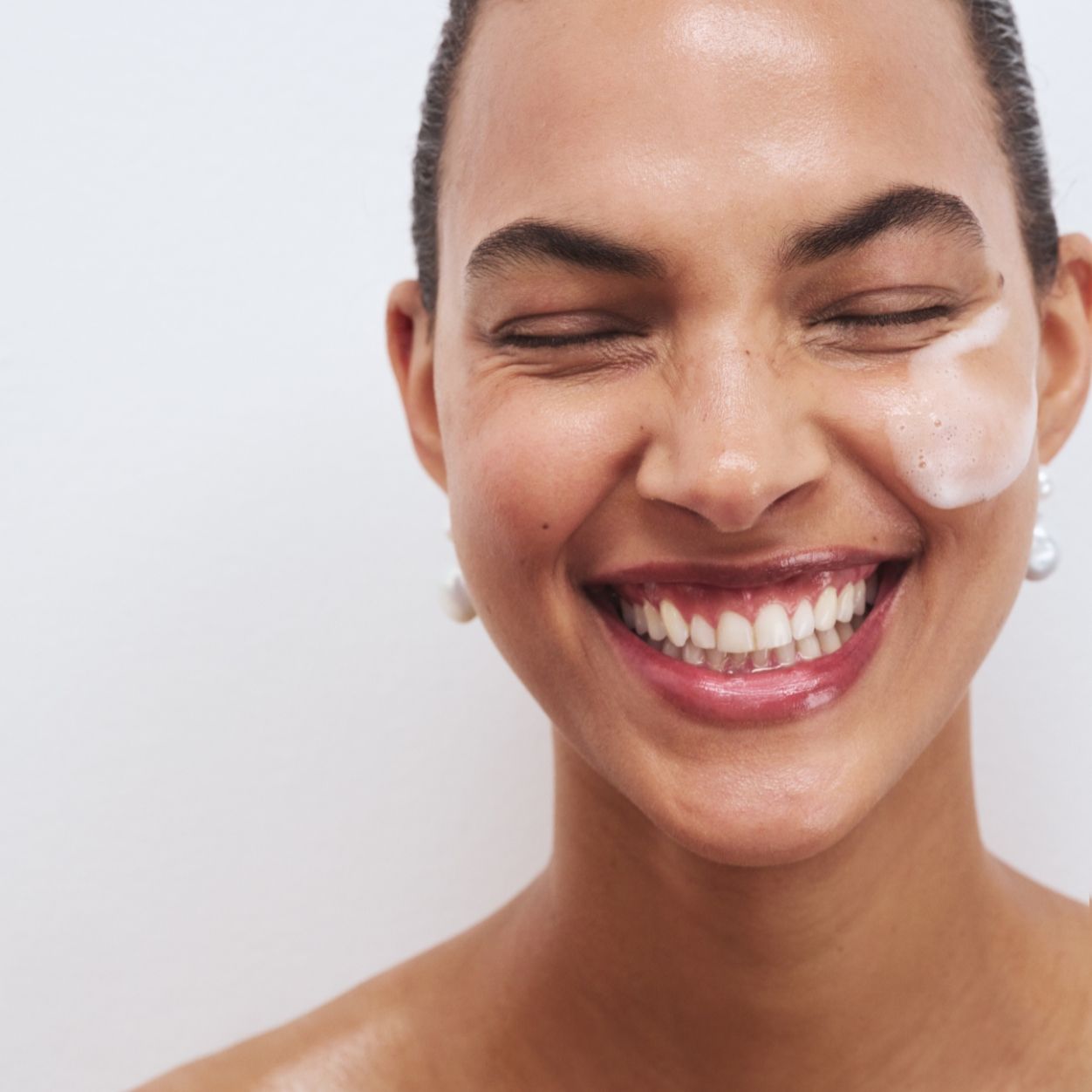 Model image of Goop Daily Detox Foaming Cleanser