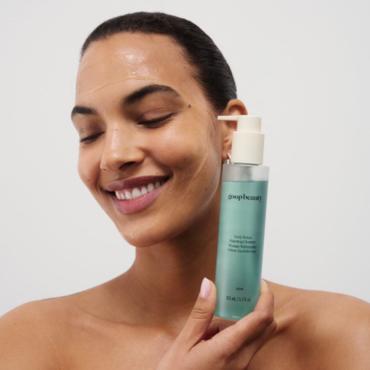 Model image of Goop Daily Detox Foaming Cleanser