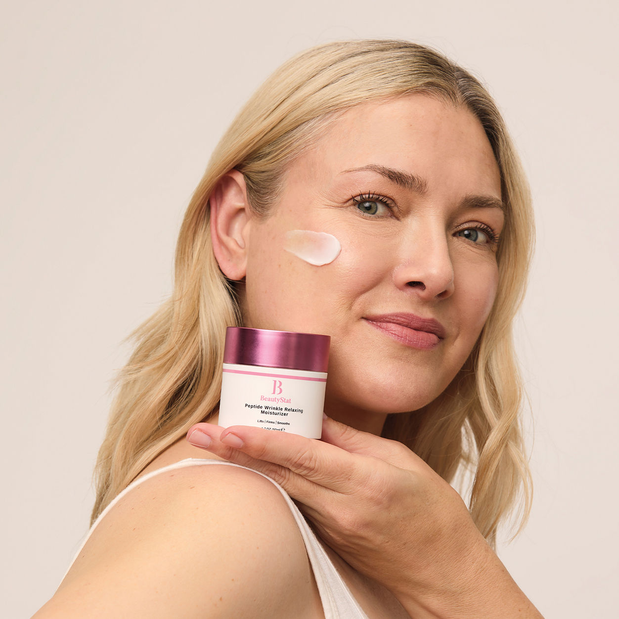 Model image of BeautyStat Peptide Wrinkle Relaxing Moisturizer