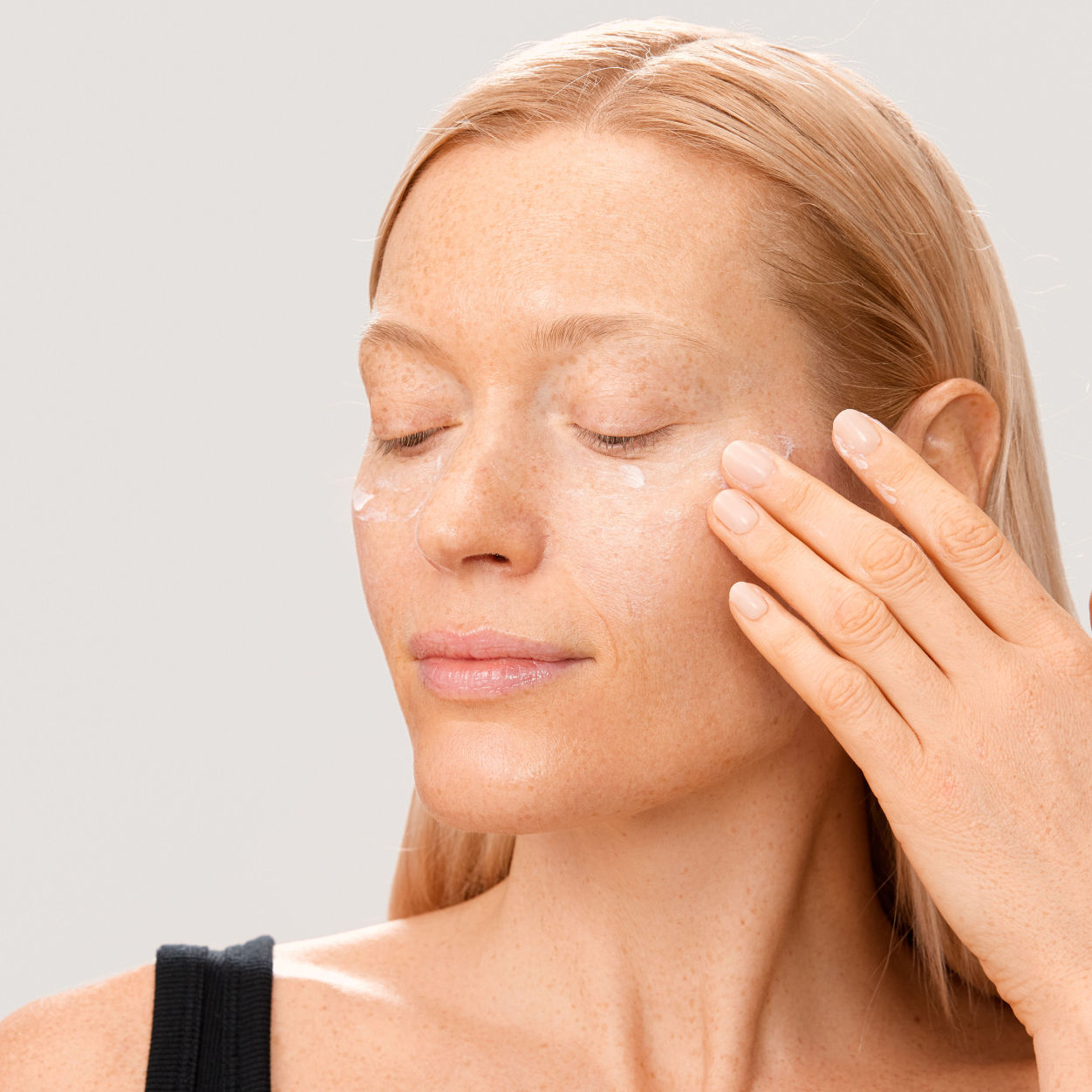 Model image of Dr. Few Eye Cream PM