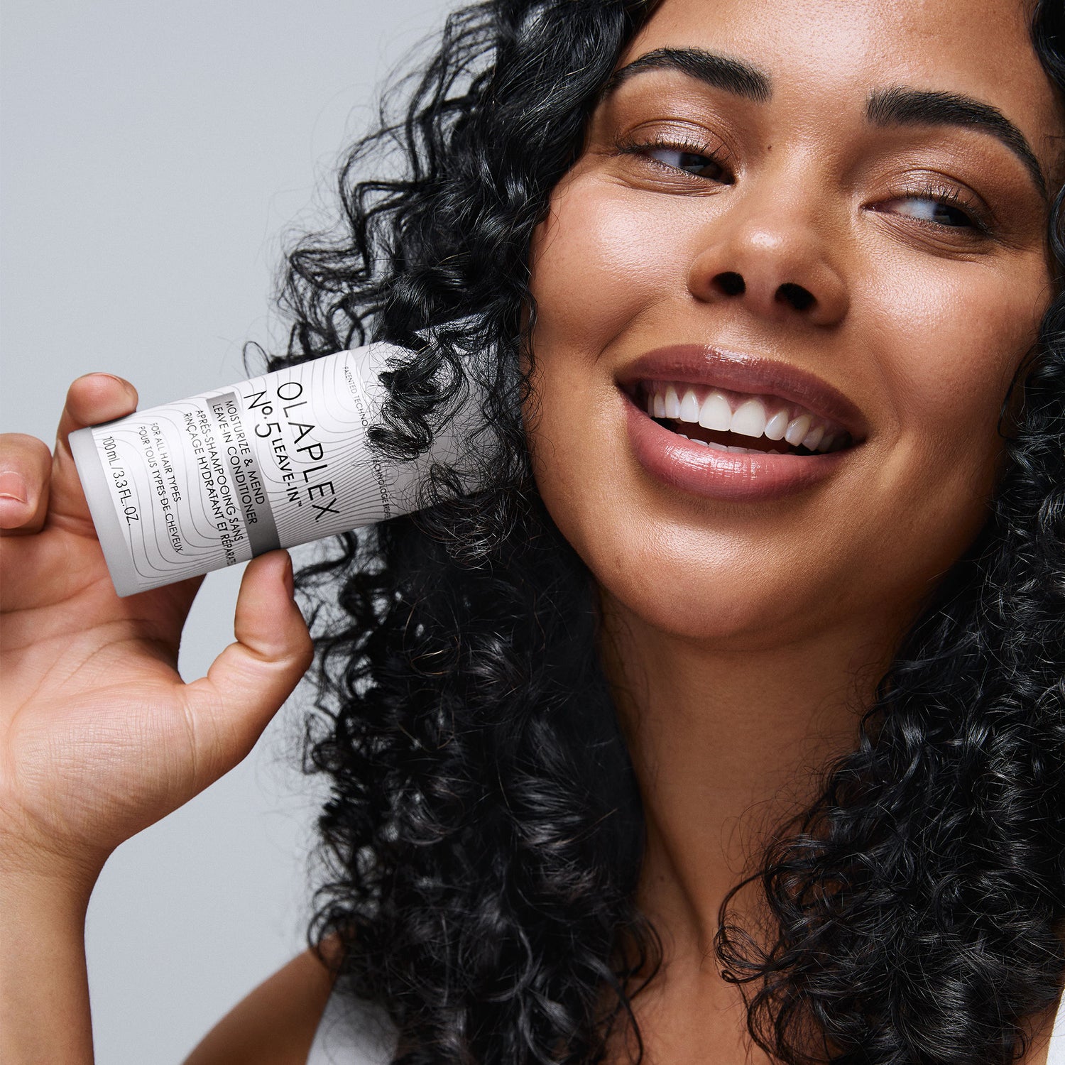 Lifestyle image of Olaplex No.5L Moisturize & Mend Leave-In Conditioner