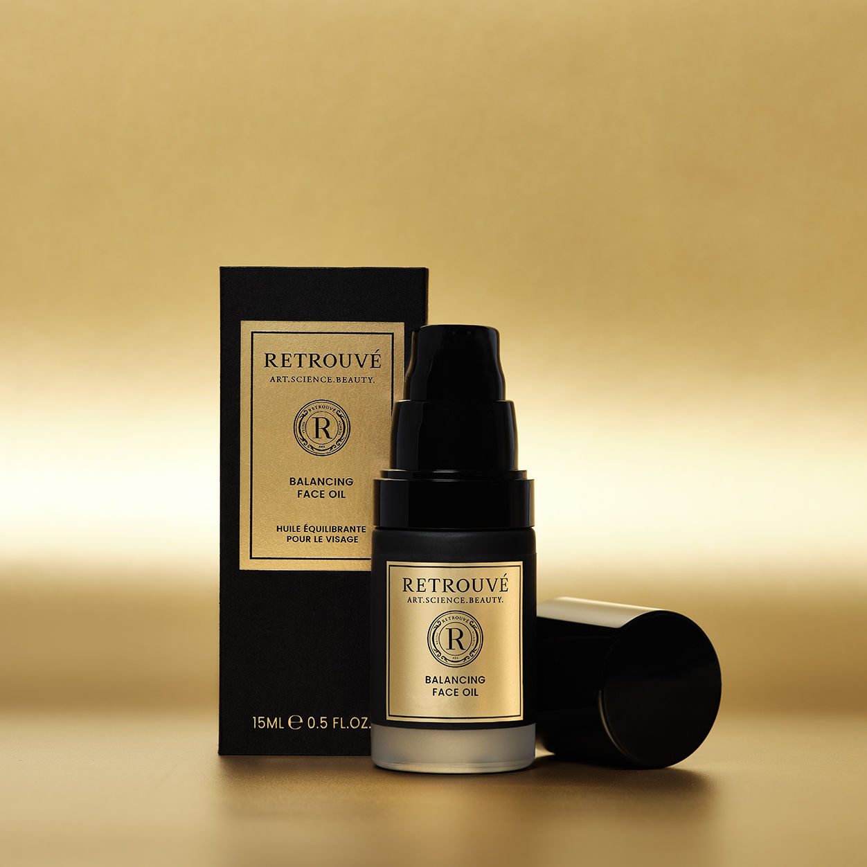 Lifestyle image of Retrouvé Balancing Face Oil