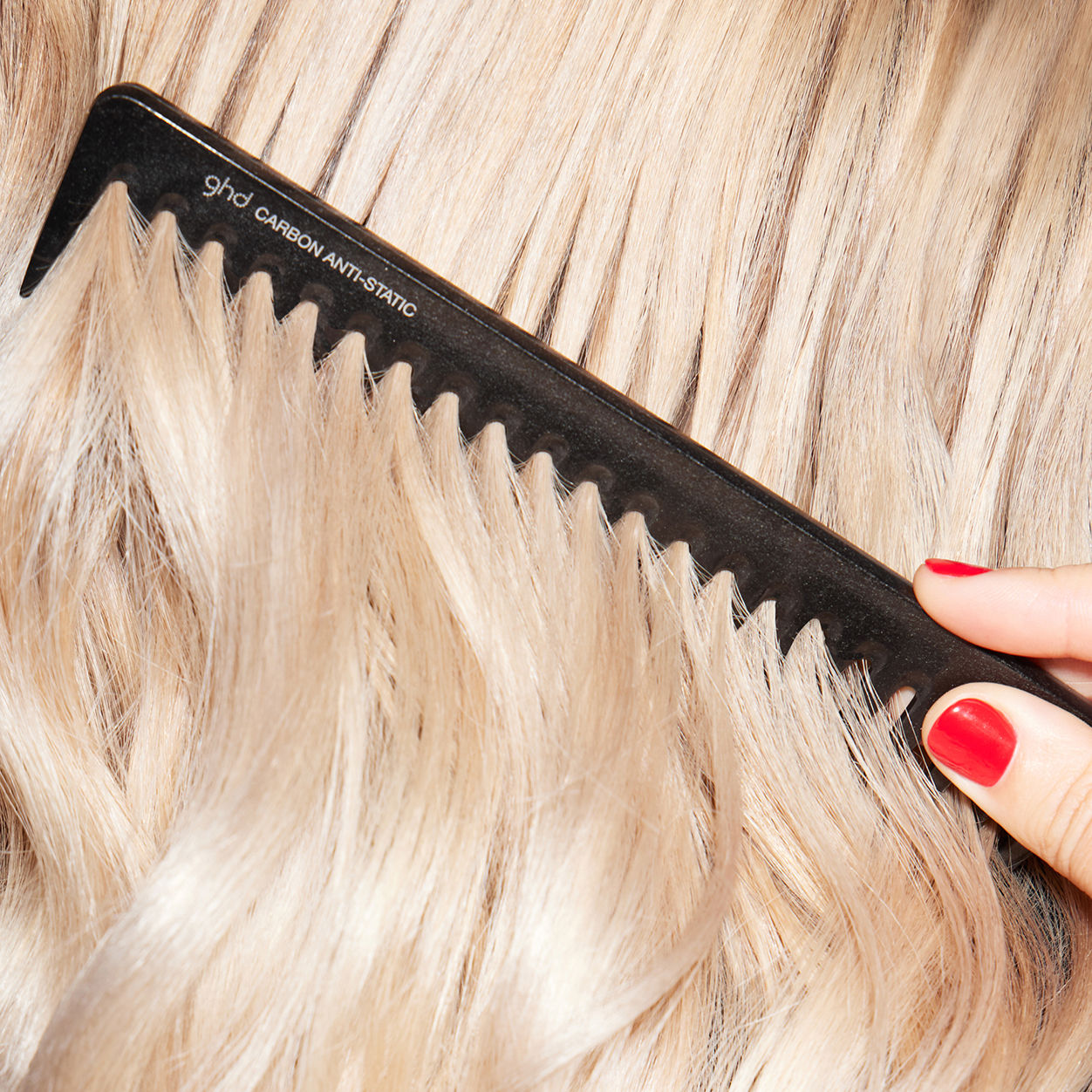 Model image of GHD Detangling Comb