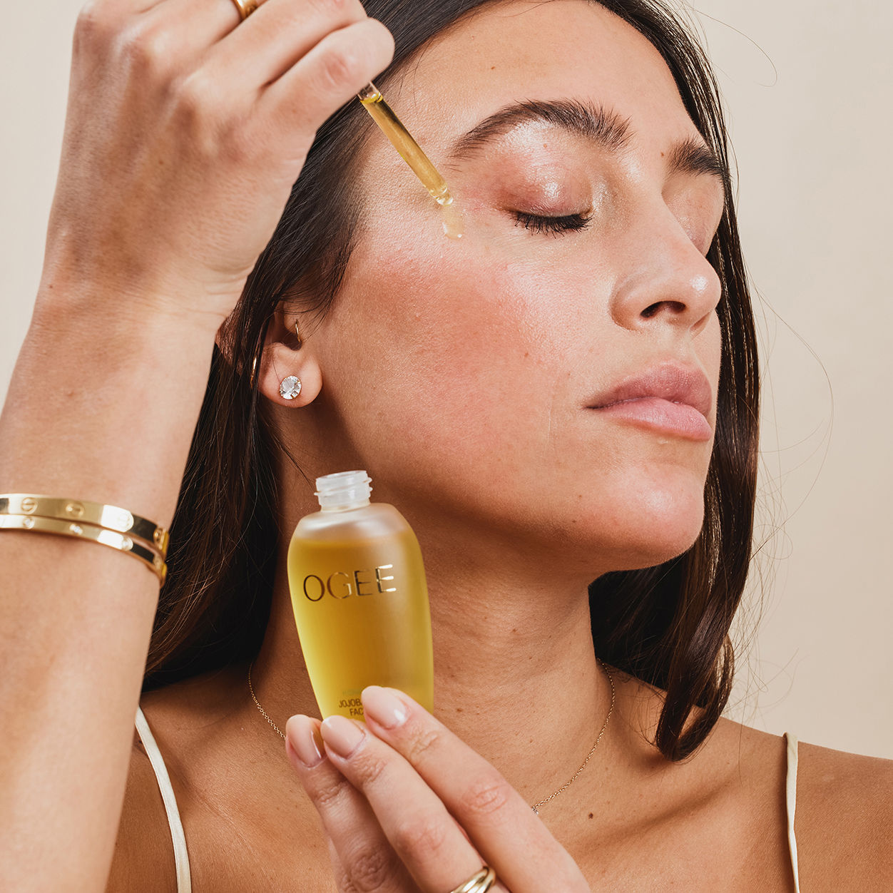 Model image of Ogee Jojoba Glow Face Oil