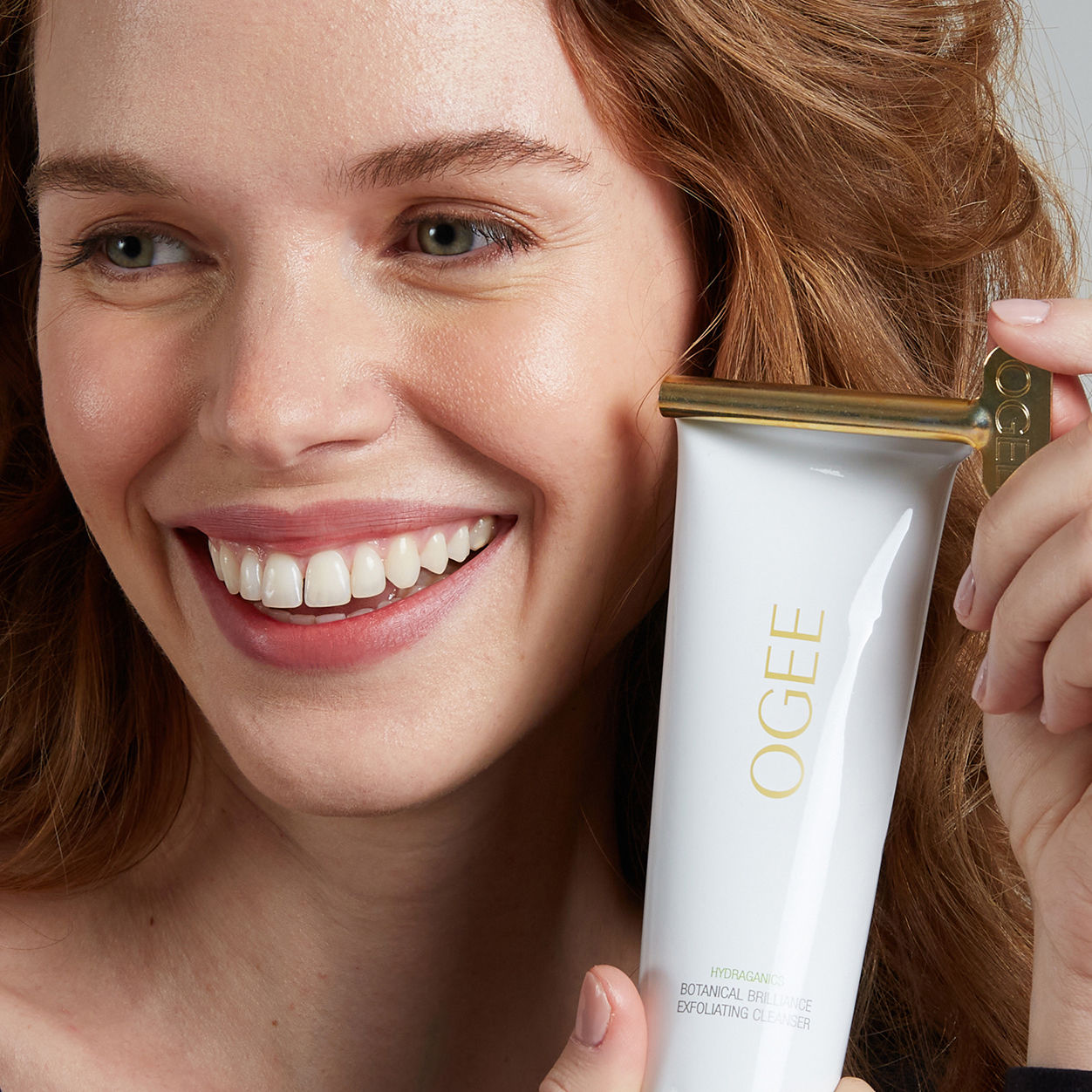 Model image of Ogee Botanical Brilliance Exfoliating Cleanser