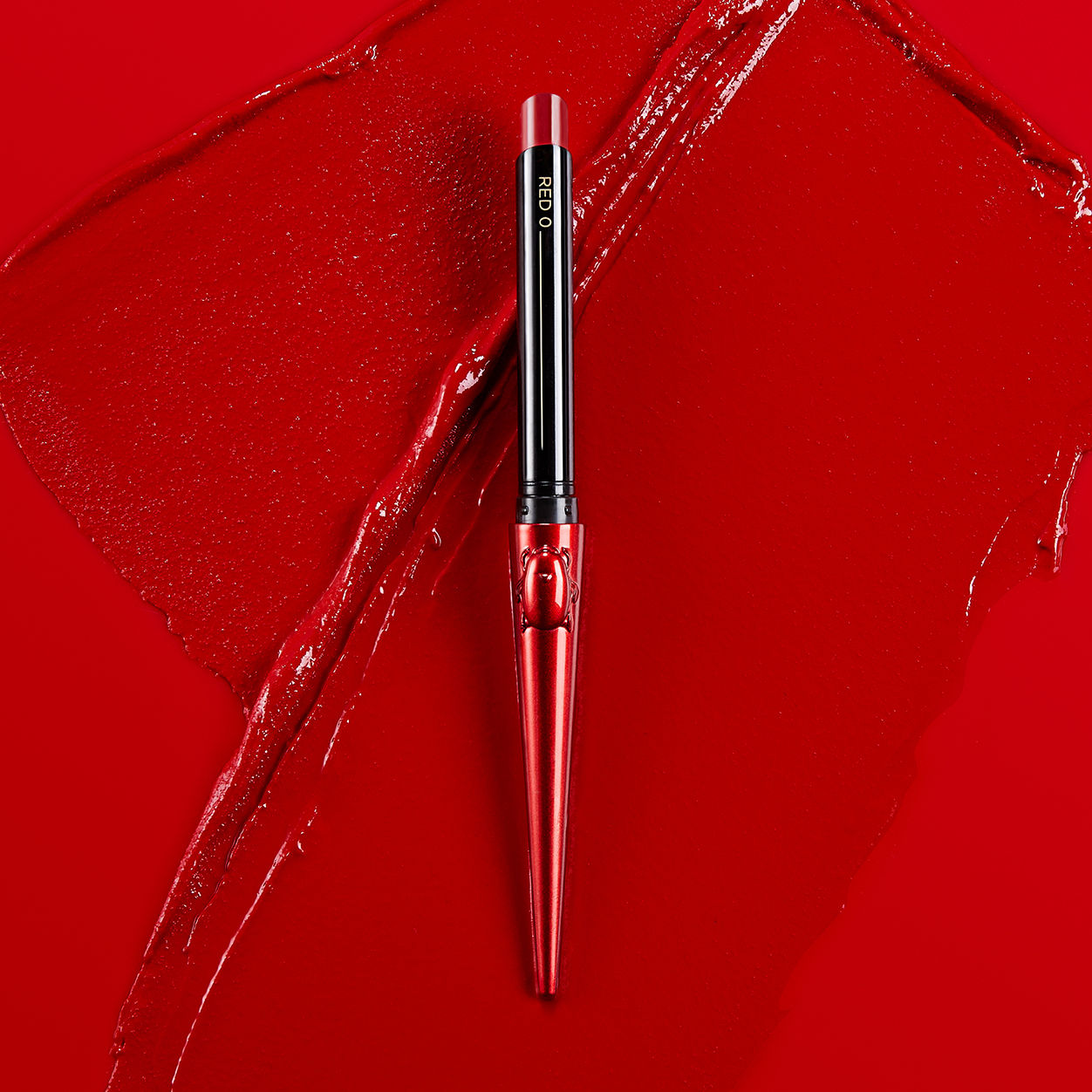 Model image of Hourglass Confession Slim High Intesity Refillable Lipstick Red 0
