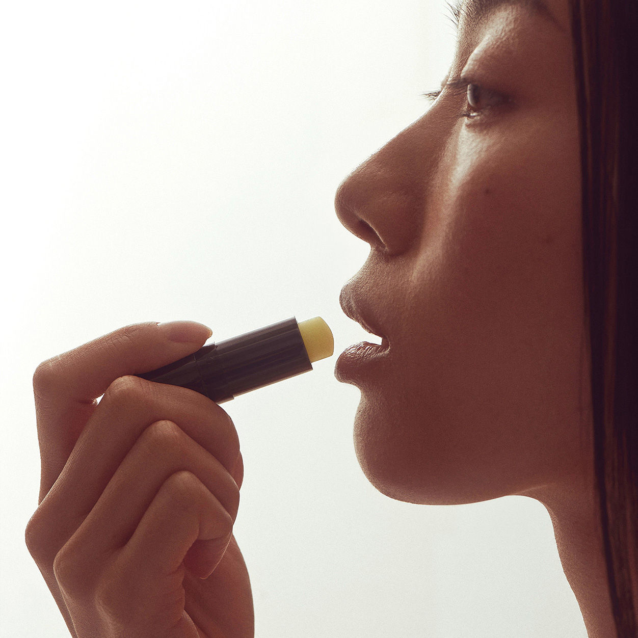 Model image of Henne Organics Luxury Lip Balm V2