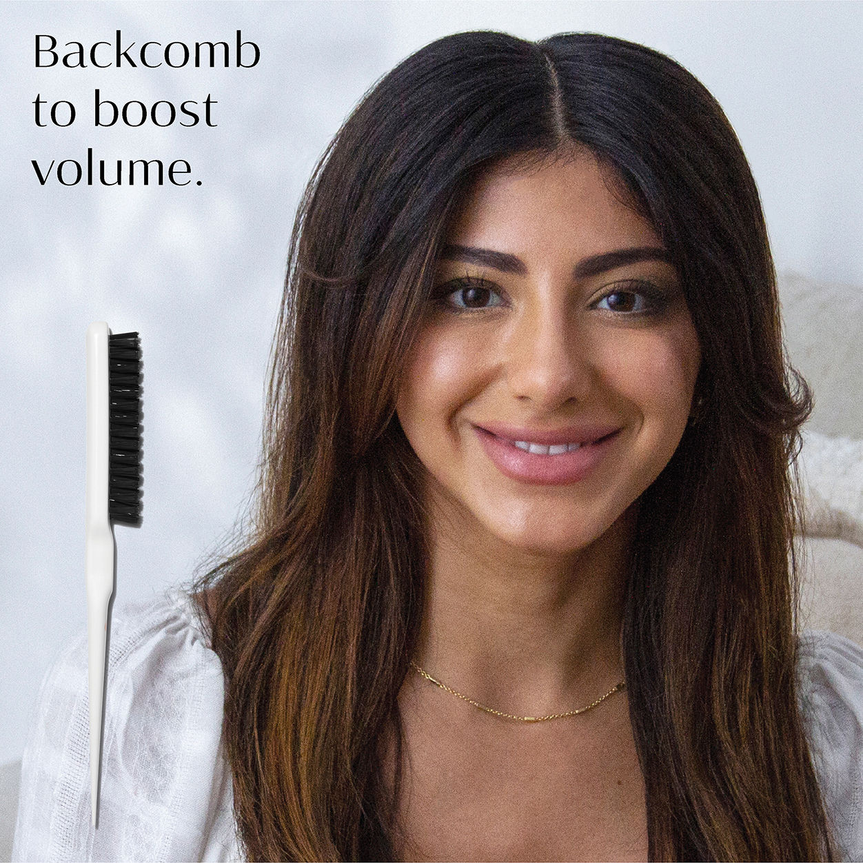 Model image of T3 Detail Set Three-Piece Brush Set for Detailed Styling
