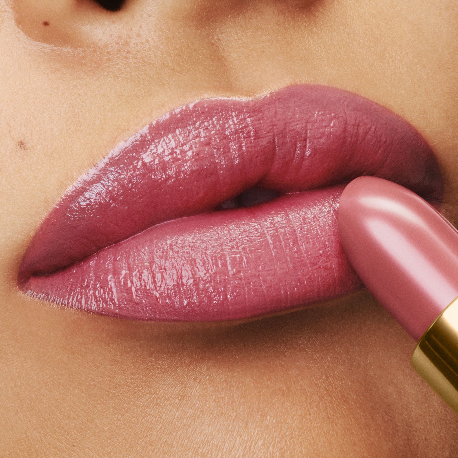 Model image of Tom Ford Lip Color Mini Deluxe Set (Limited Edition)