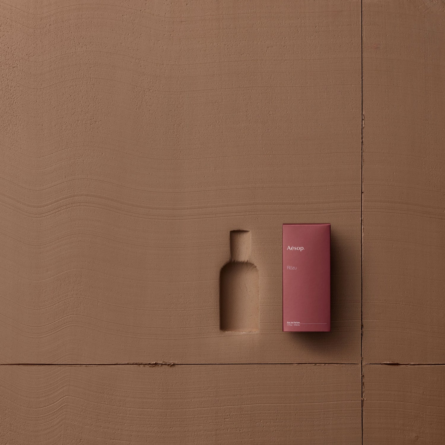 Aesop Rozu Eau De Parfum lifestyle image .