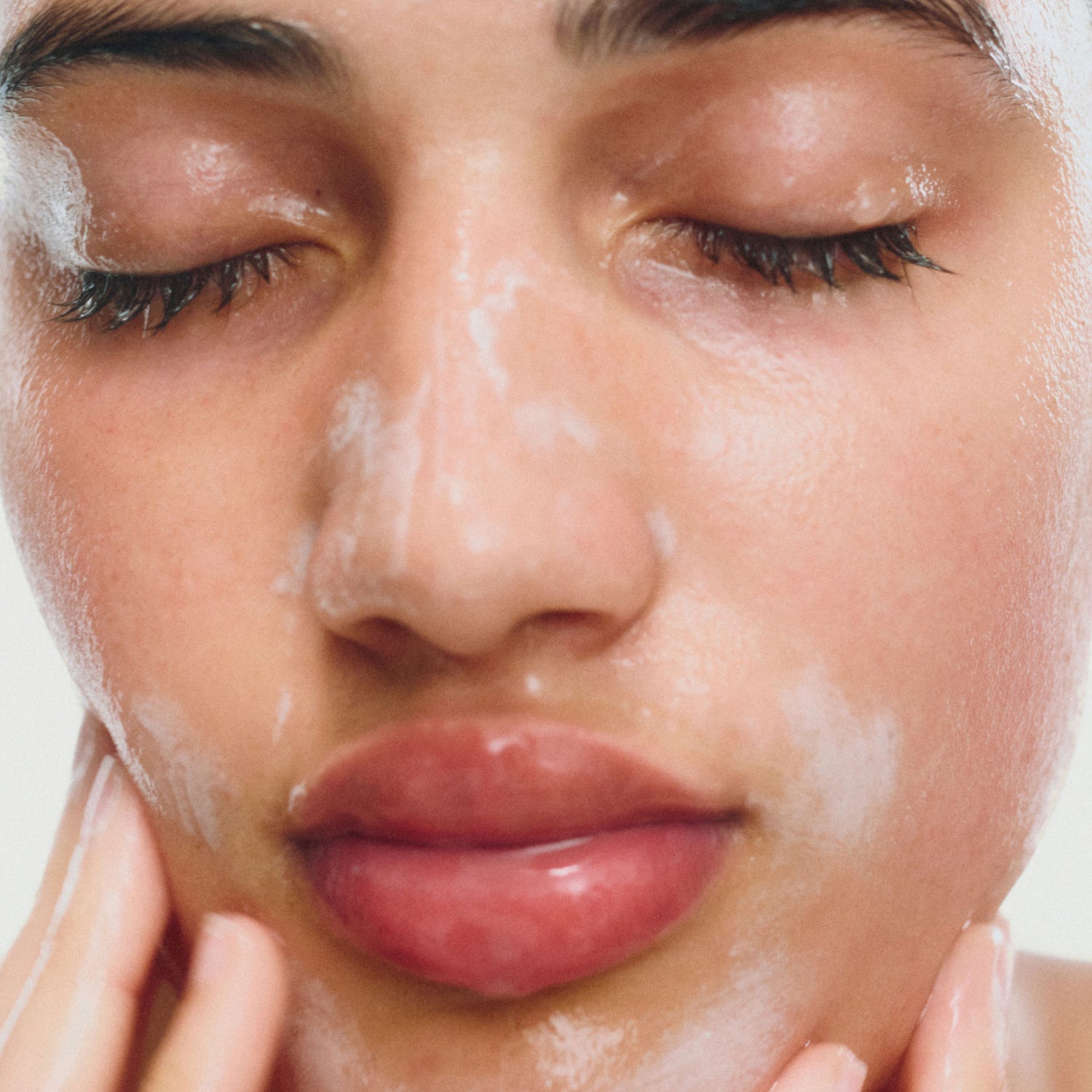 Model image of Emma Lewisham Illuminating Oil Face Cleanser