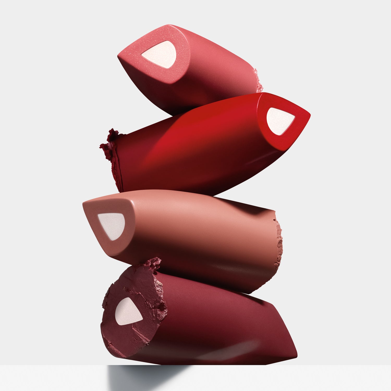 Lifestyle image of Clinique Dramatically Different Lipstick Shaping Lip Colour variant: 01 BARELY
