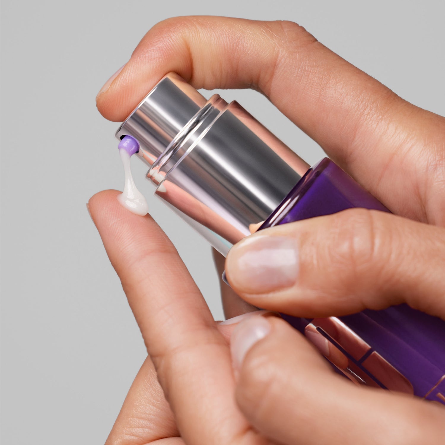 Model image of Clinique Smart Clinical Repair Wrinkle Correcting Serum variant: 1 oz