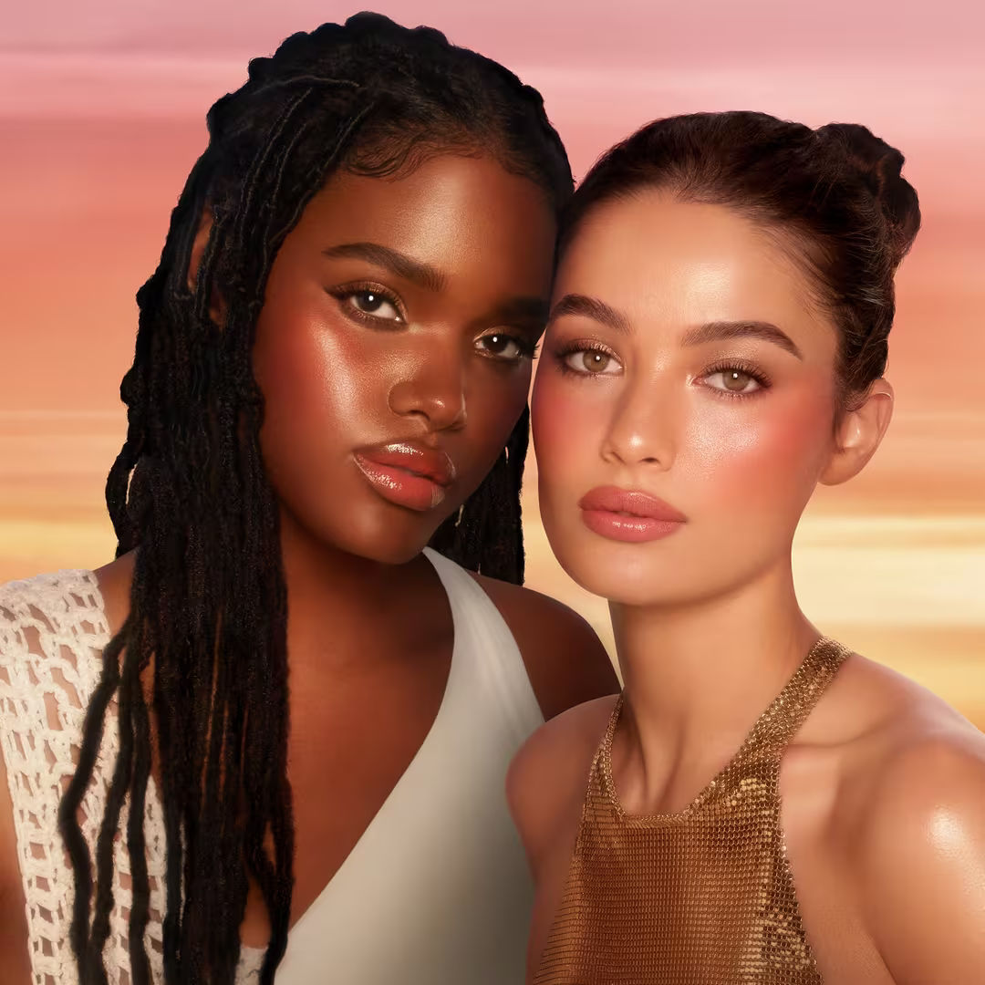 Model image of Charlotte Tilbury Paradise Pink Glow variant: Paradise Pink Glow