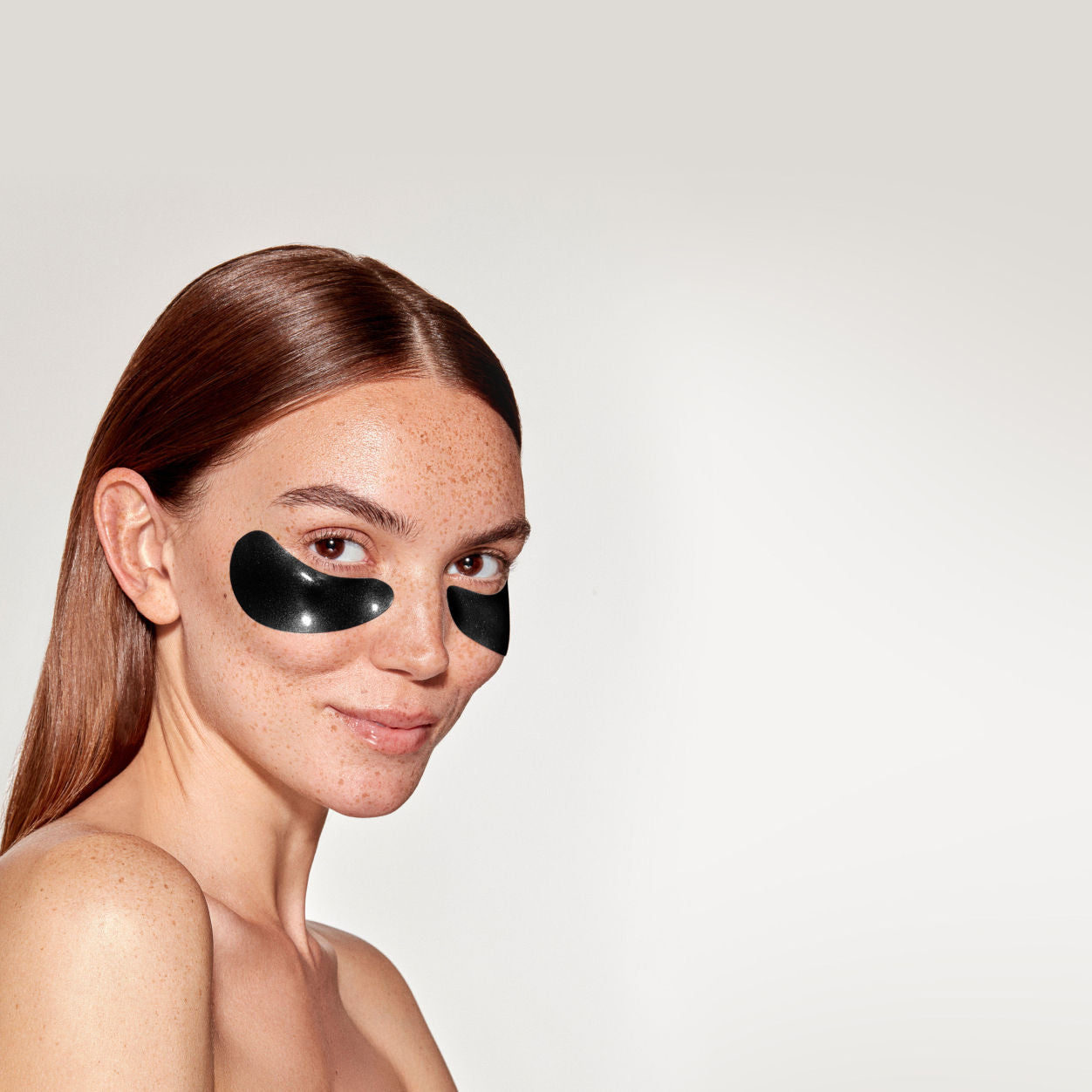 Model image of 111SKIN Celestial Black Diamond Eye Mask variant: 1 Treatment