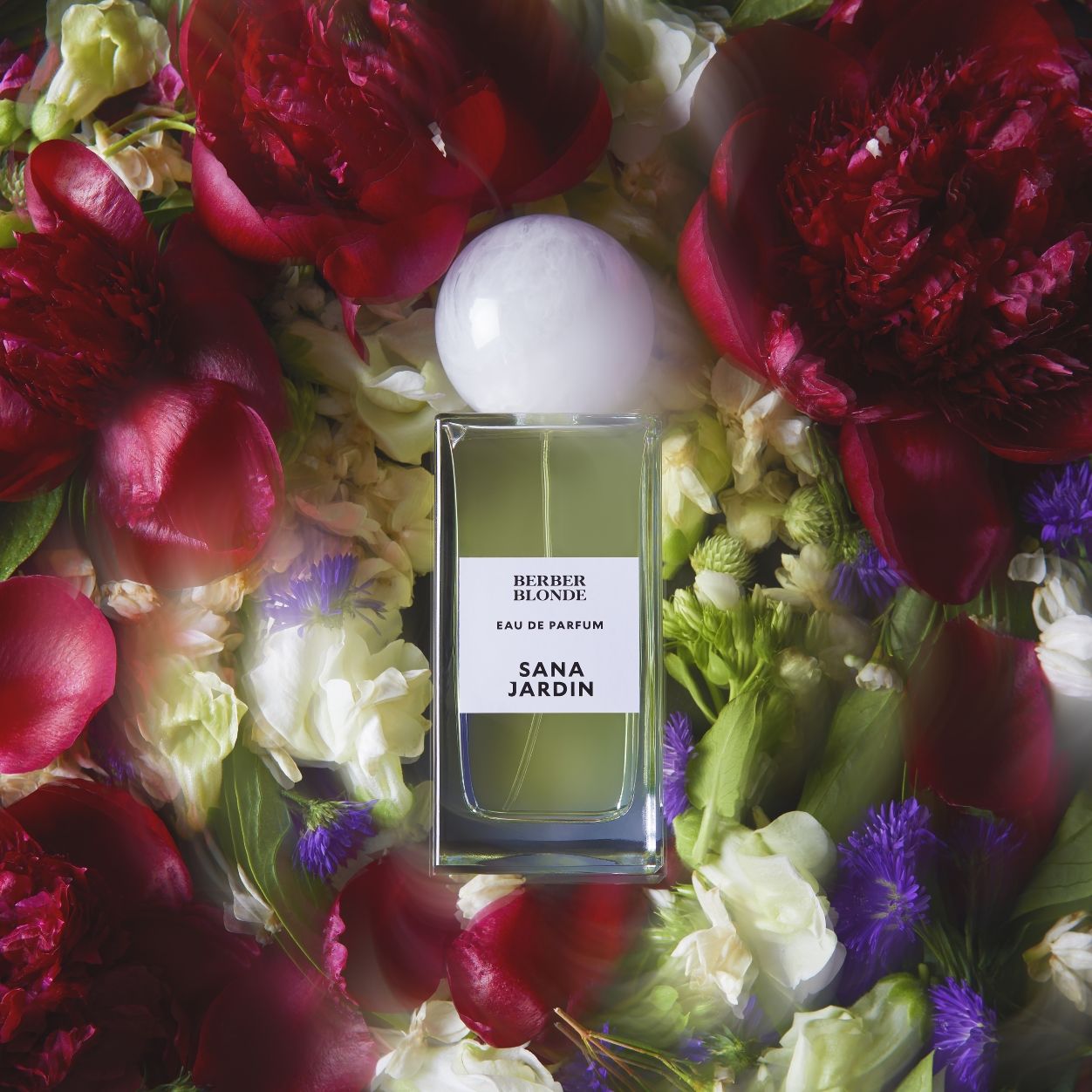 Lifestyle image of Sana Jardin Berber Blonde Eau de Parfum variant: 3.4 fl oz