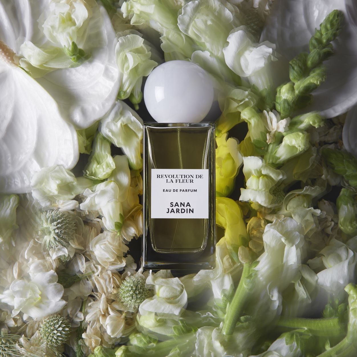 Lifestyle image of Sana Jardin Revolution De La Fleur Eau de Parfum variant: 3.4 fl oz