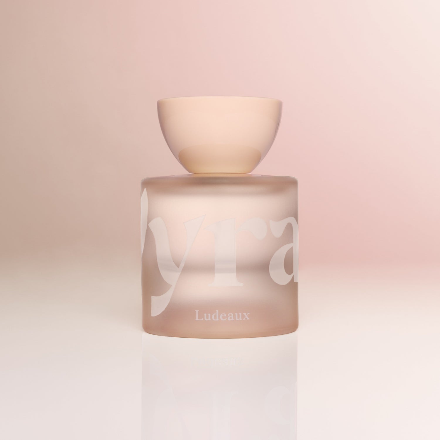 Lifestyle image of Vyrao Ludeaux Eau de Parfum variant: 1.69 fl oz