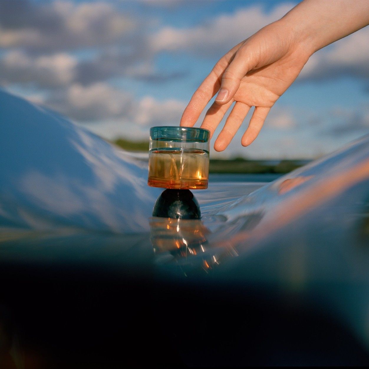 Model image of Vyrao Free 00 Eau de Parfum variant: 1.69 fl oz