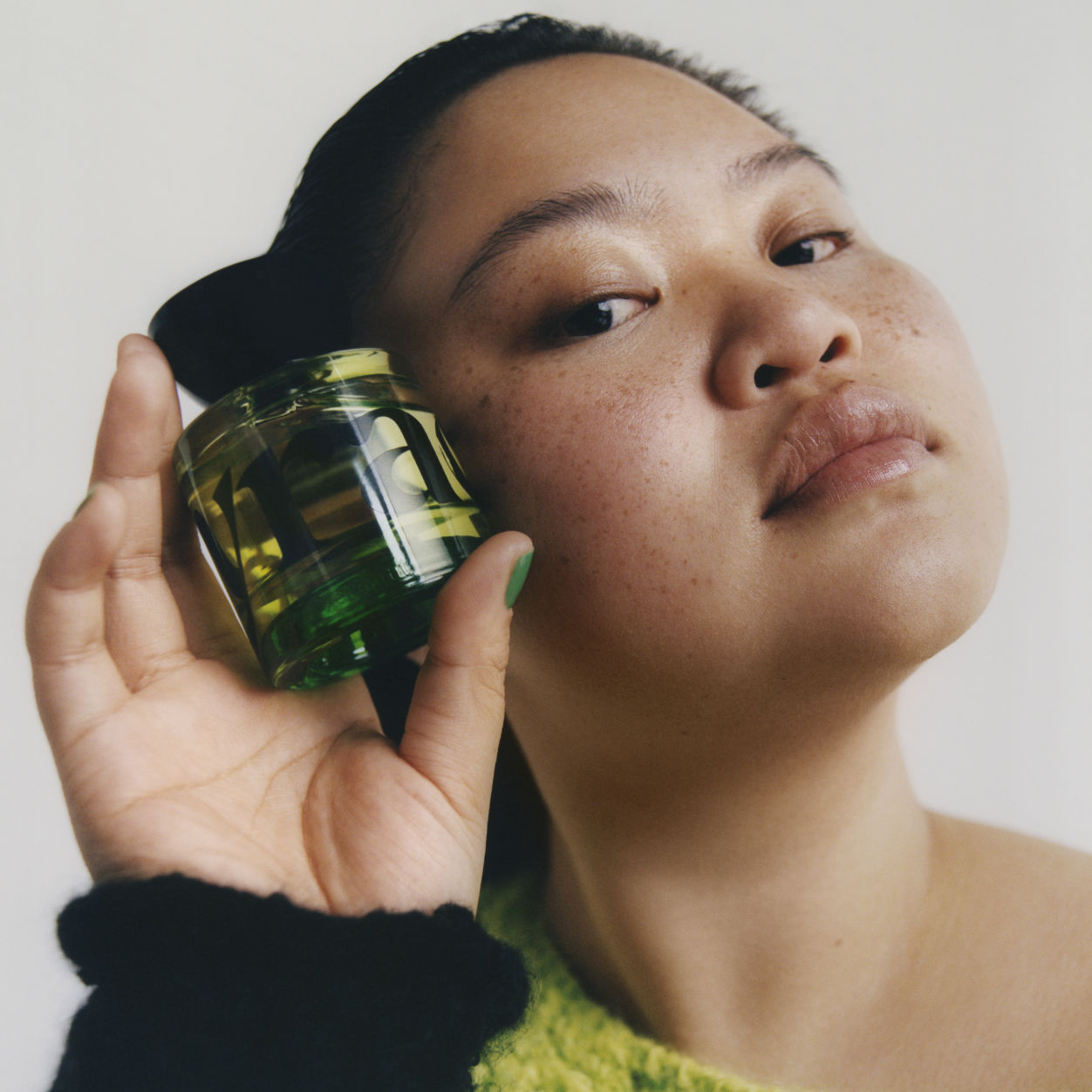 Model image of Vyrao I am Verdant Eau de Parfum variant: 1.69 fl oz