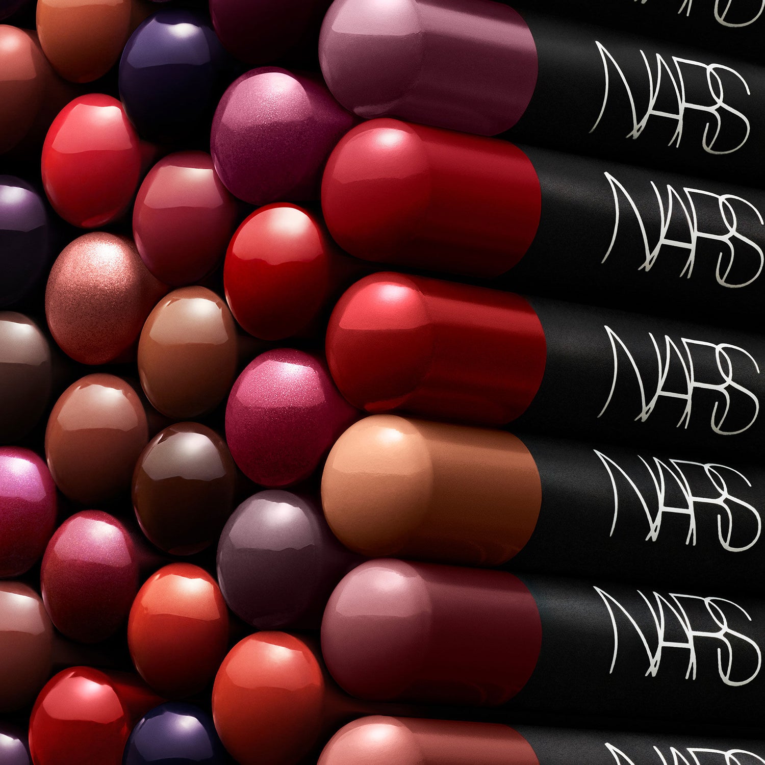 Lifestyle image of Nars Precision Lip Liner variant: HALONG BAY