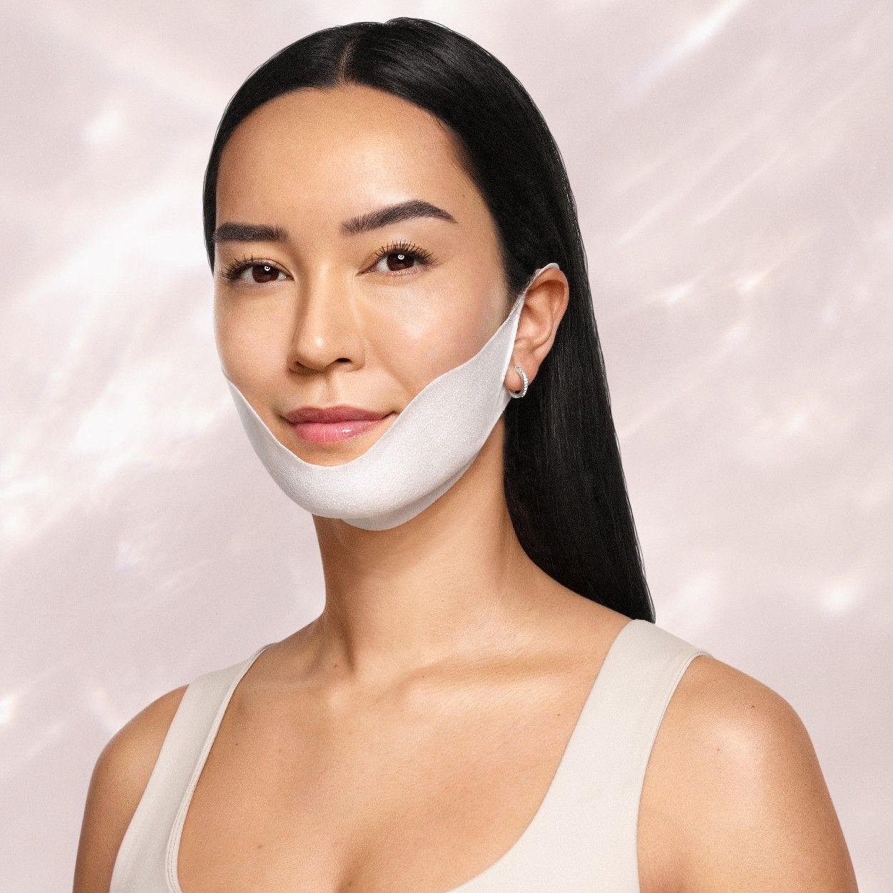 Model image of RéVive Fermitif Chin Contour Instant Tightening Peptide Mask variant: 6 treatments
