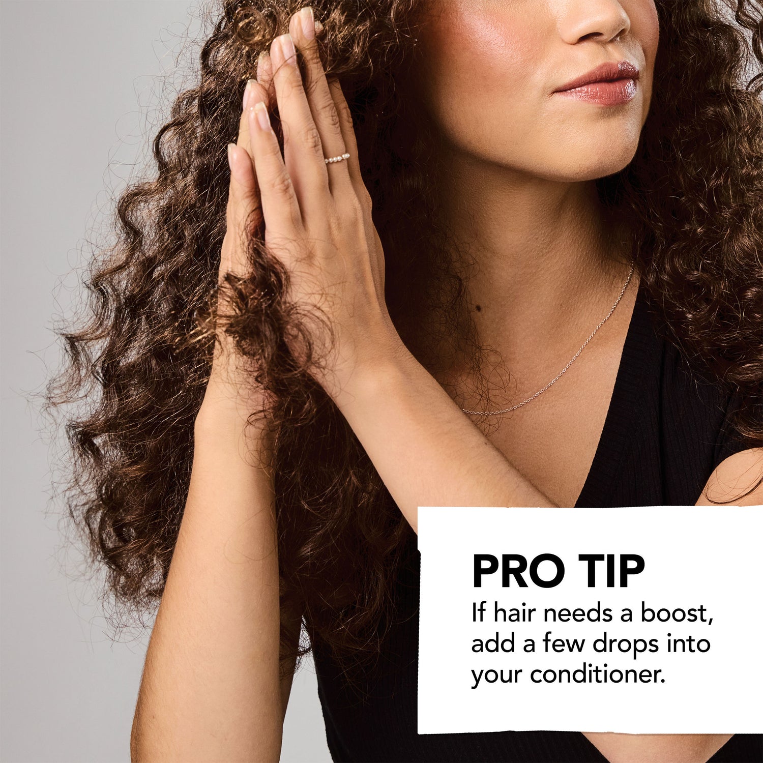 Model image of Bumble and Bumble Hairdresser's Invisible Oil Frizz Reducing Hair Oil